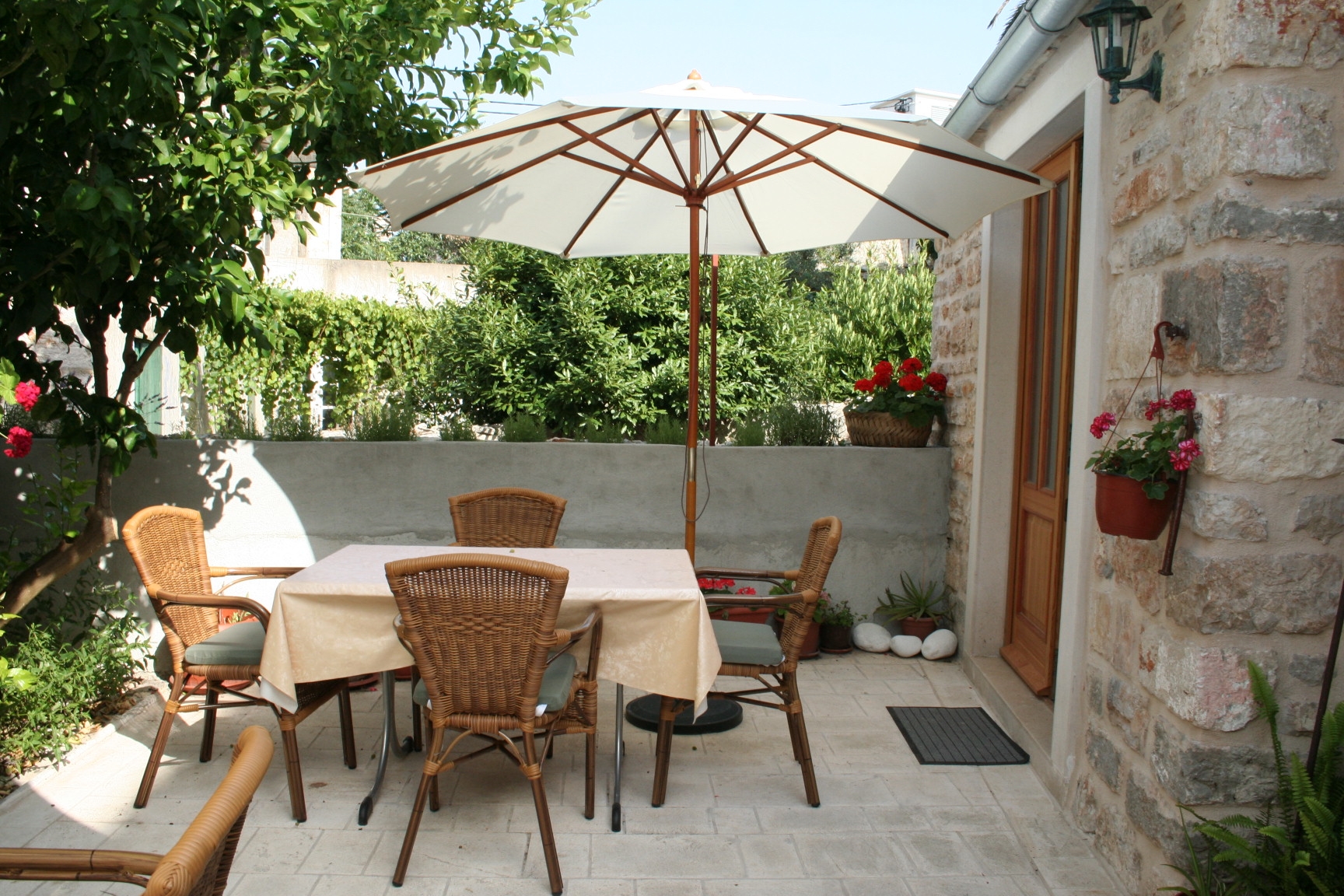 One bedroom apartment with terrace Vrboska (Hvar) (A-4601-c) One bedroom apartment with terrace Vrboska (Hvar) (A-4601-c)