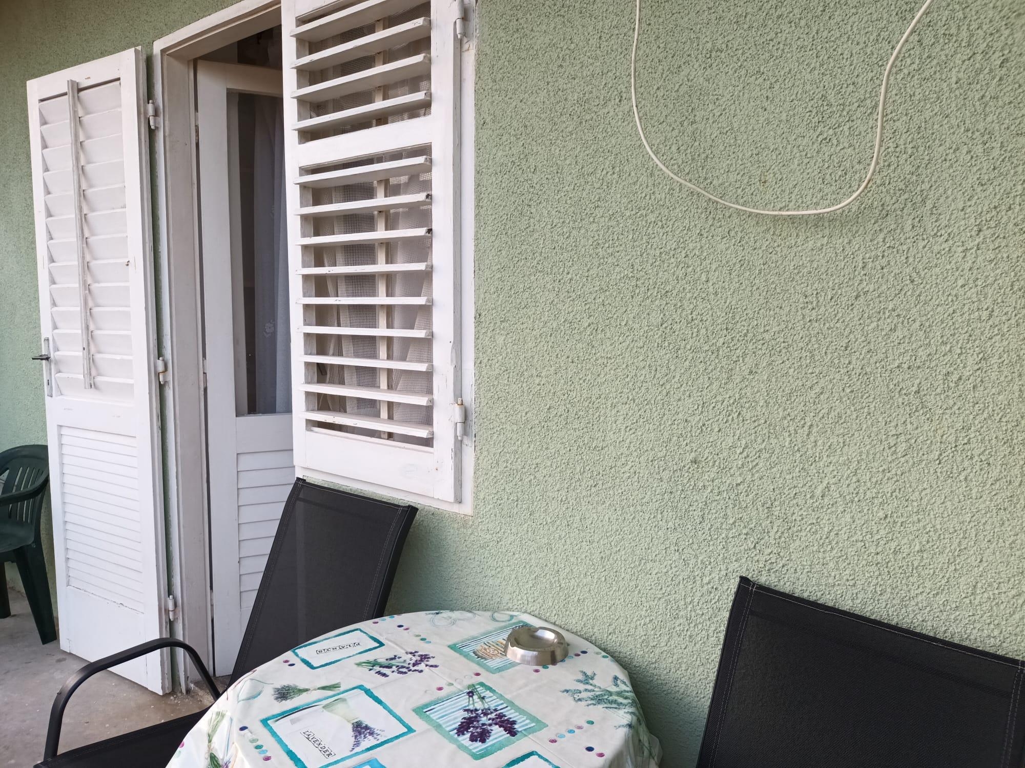 One bedroom apartment with balcony Jelsa, Hvar  A-b
