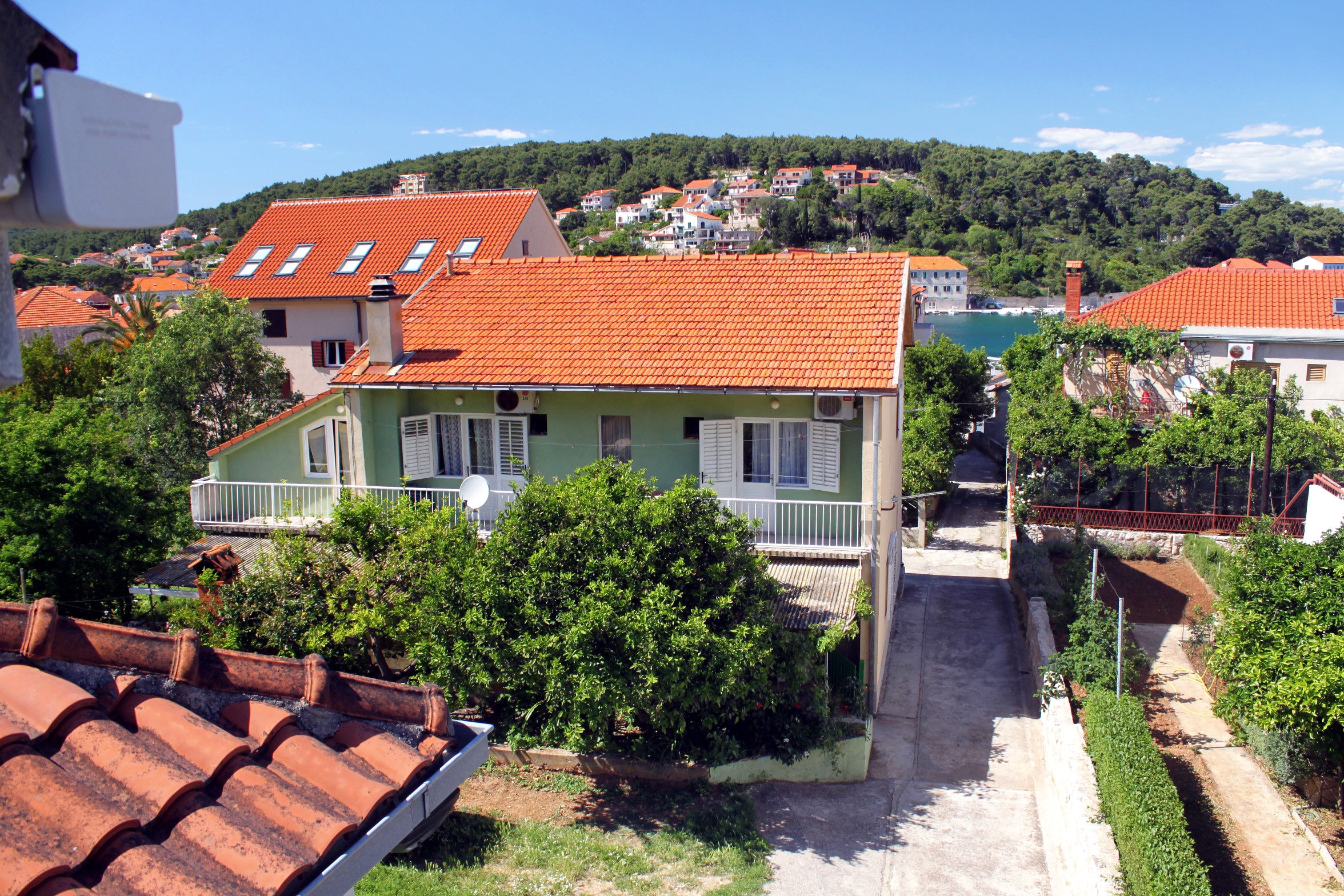 Studio flat with balcony Jelsa, Hvar (AS-4602-a) Studio flat with balcony Jelsa, Hvar (AS-4602-a)