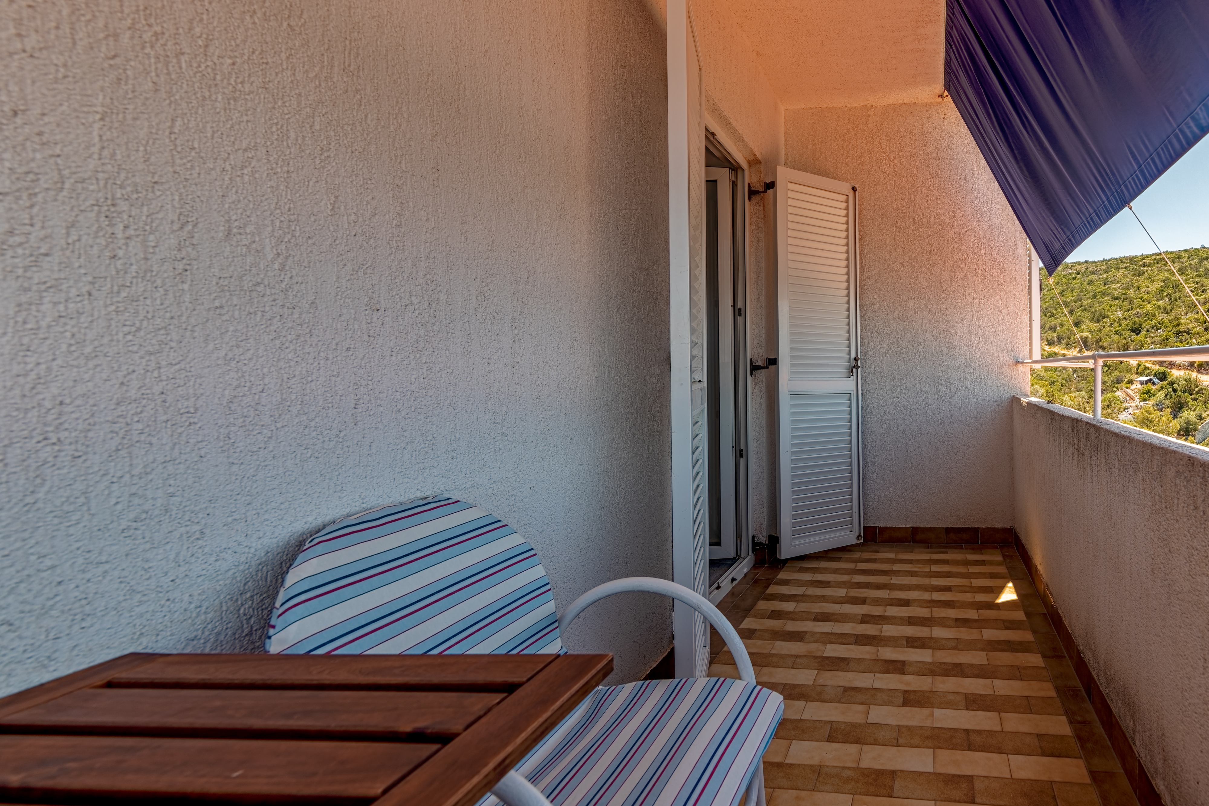 One bedroom apartment near beach Cove Pokrivenik, Hvar  A-d