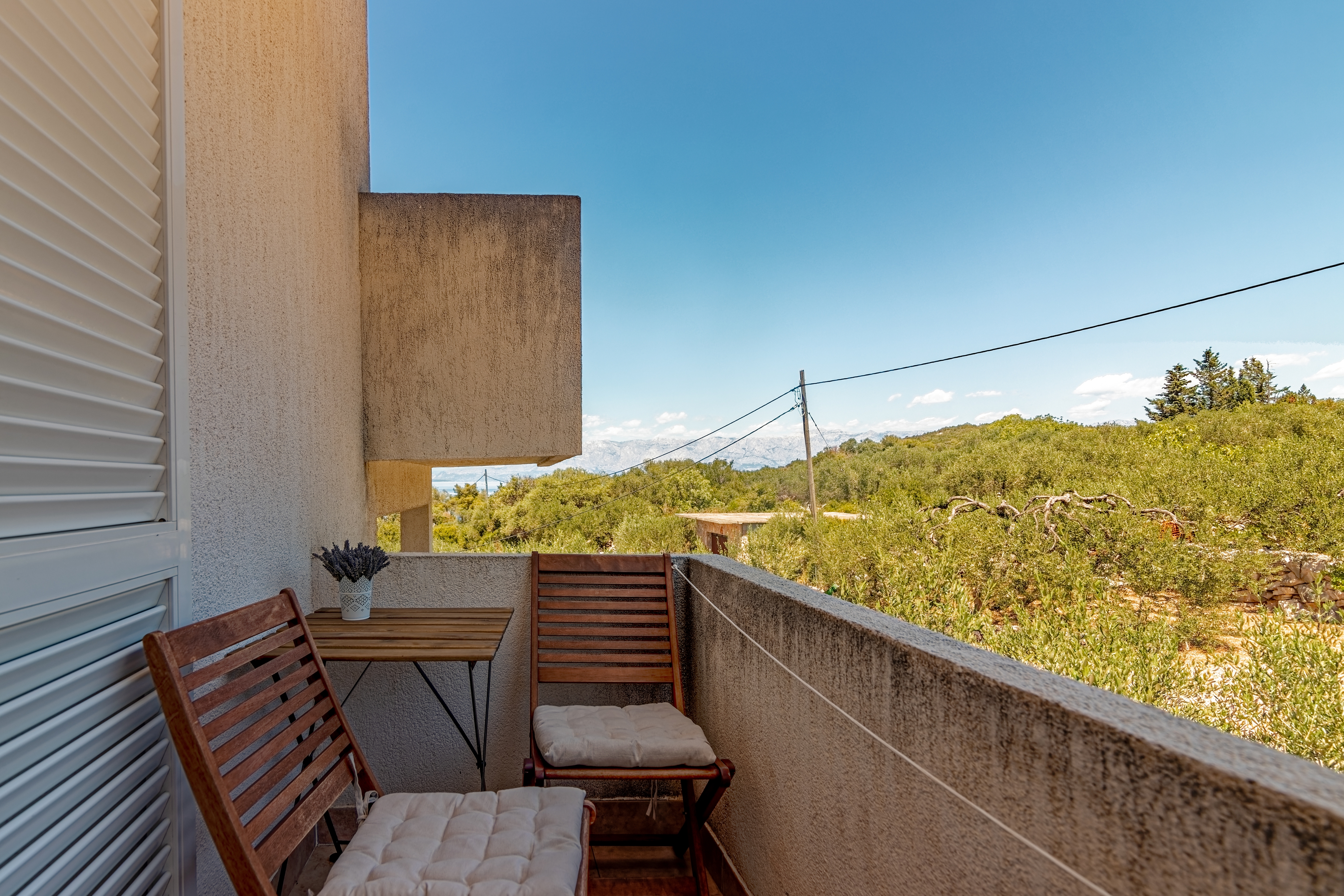 One bedroom apartment near beach Cove Pokrivenik, Hvar  A-e
