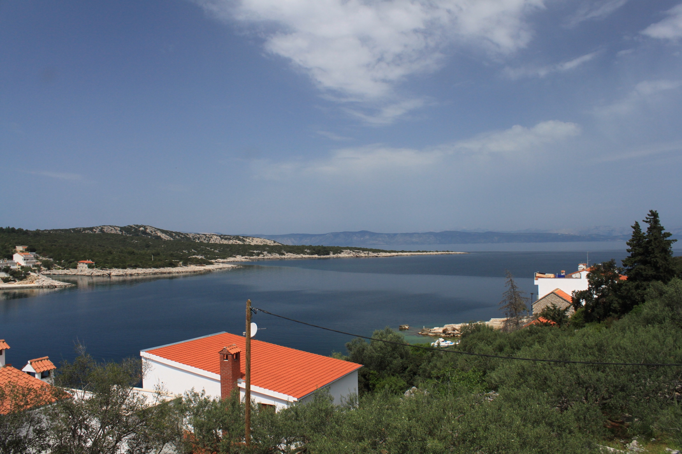One bedroom apartment near beach Cove Pokrivenik, Hvar  A-e