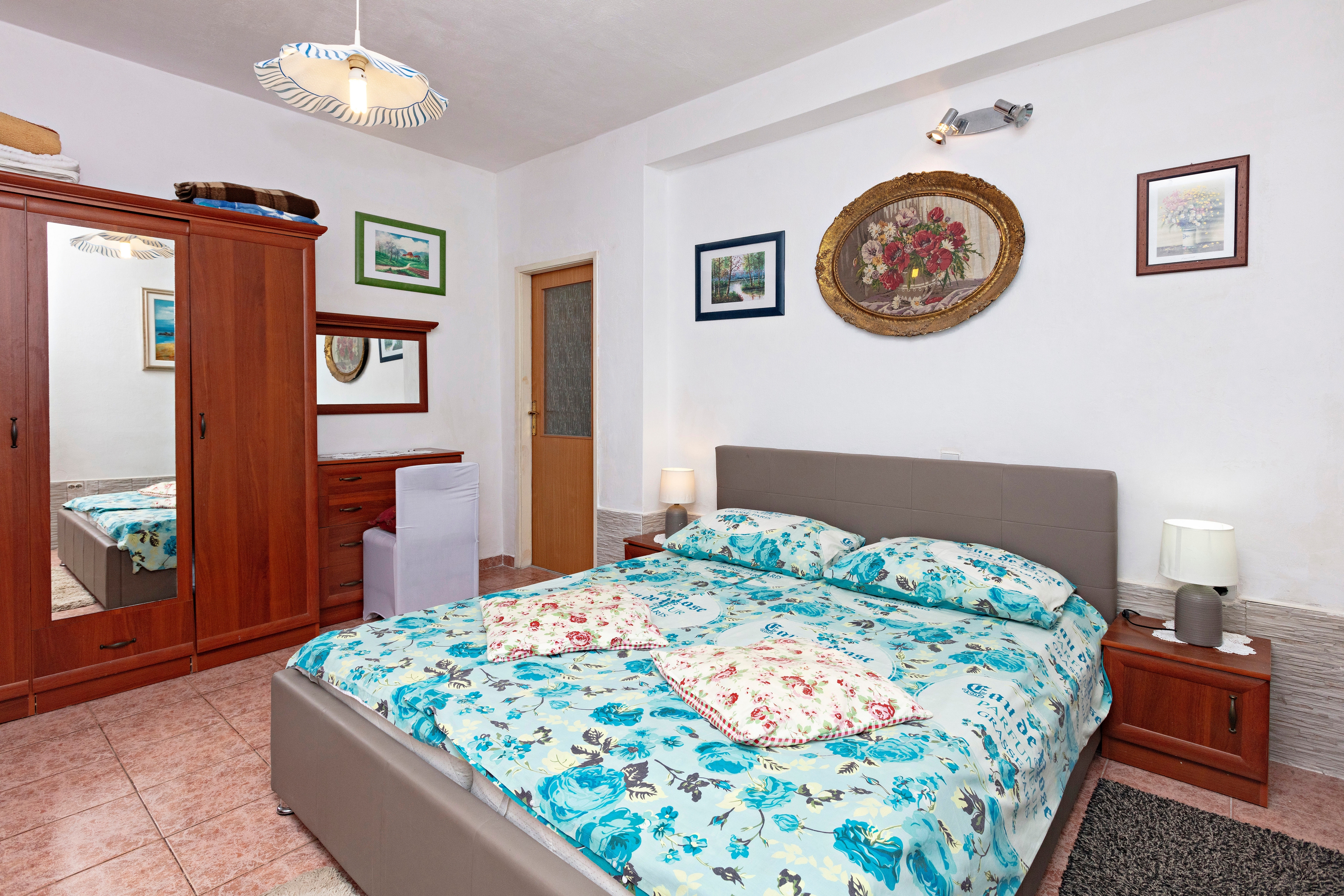 Two bedroom apartment near beach Grebaštica, Šibenik  A-a