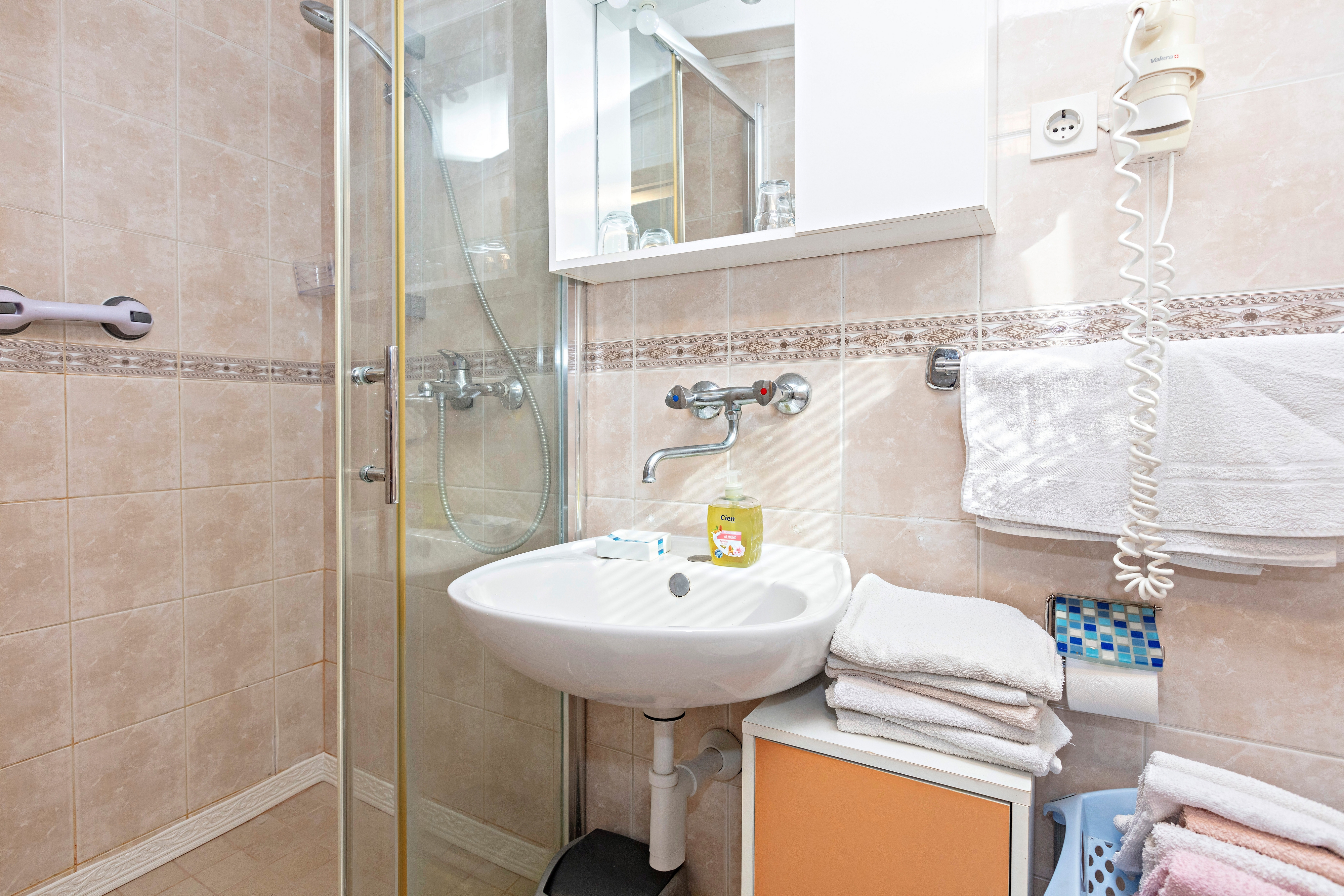 Two bedroom apartment near beach Grebaštica, Šibenik  A-b