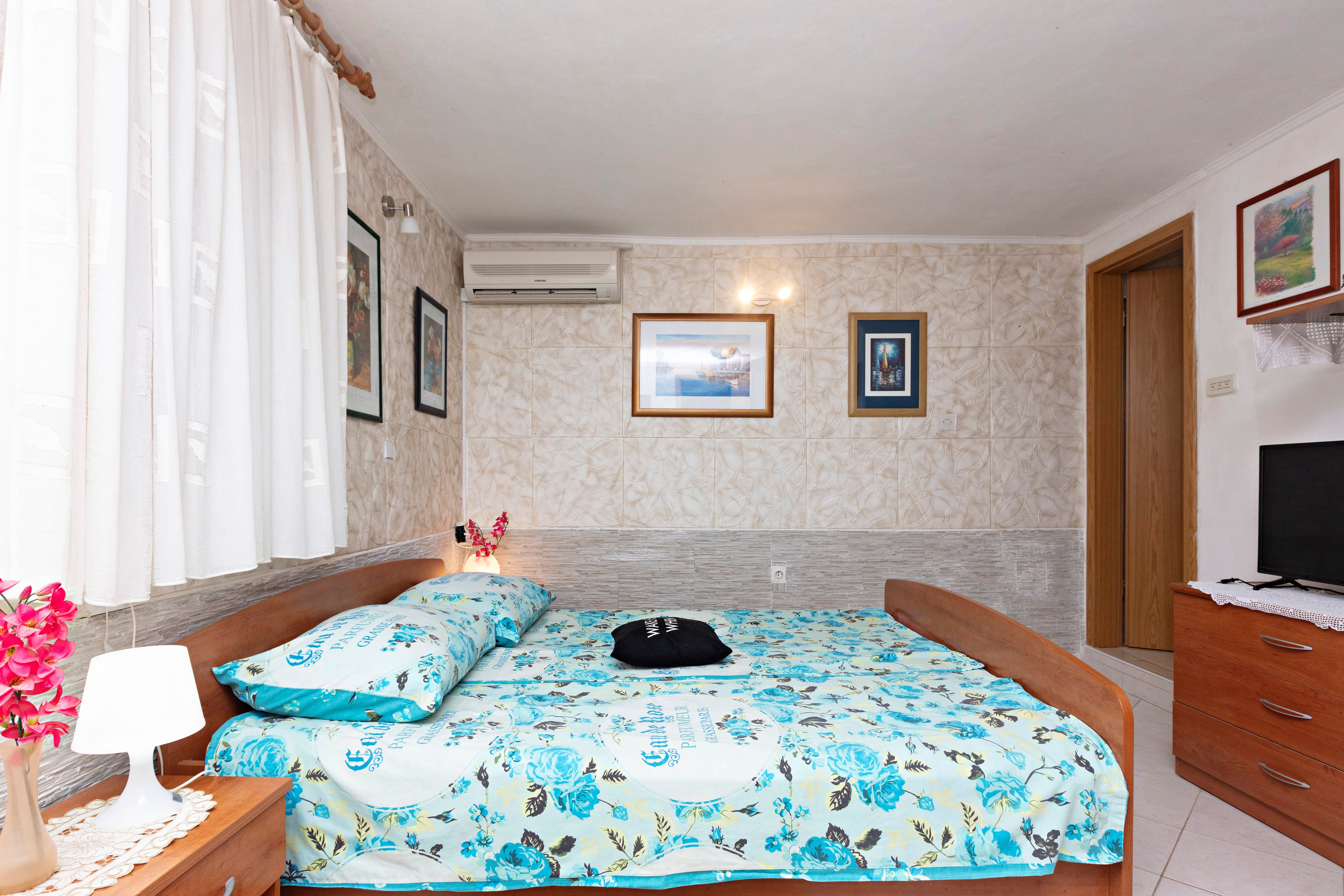 Two bedroom apartment near beach Grebaštica, Šibenik  A-d