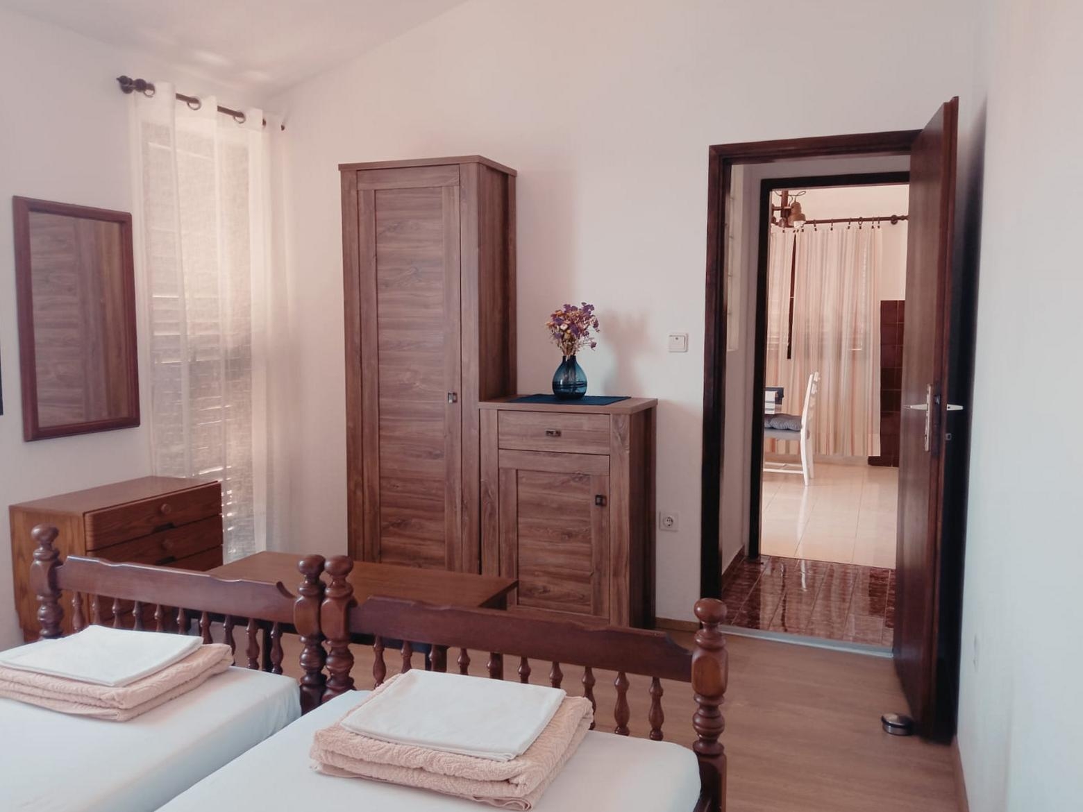 Three bedroom apartment with terrace and sea view Basina, Hvar  A-a