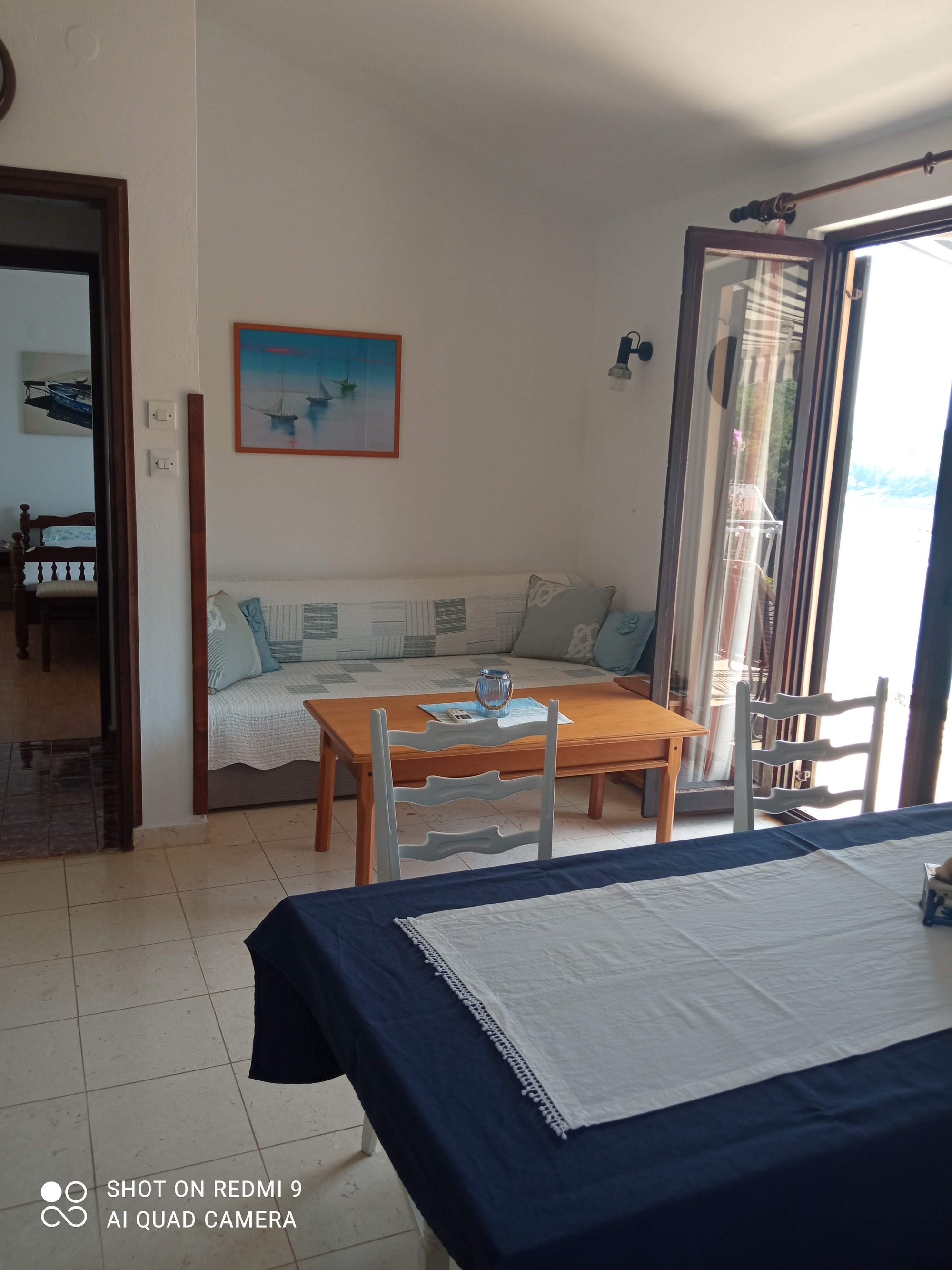 Top Hvar Basina Top Hvar Basina