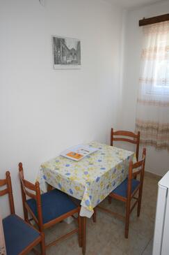 Skozanje, Salle à manger dans l’hébergement en type apartment, animaux acceptés.