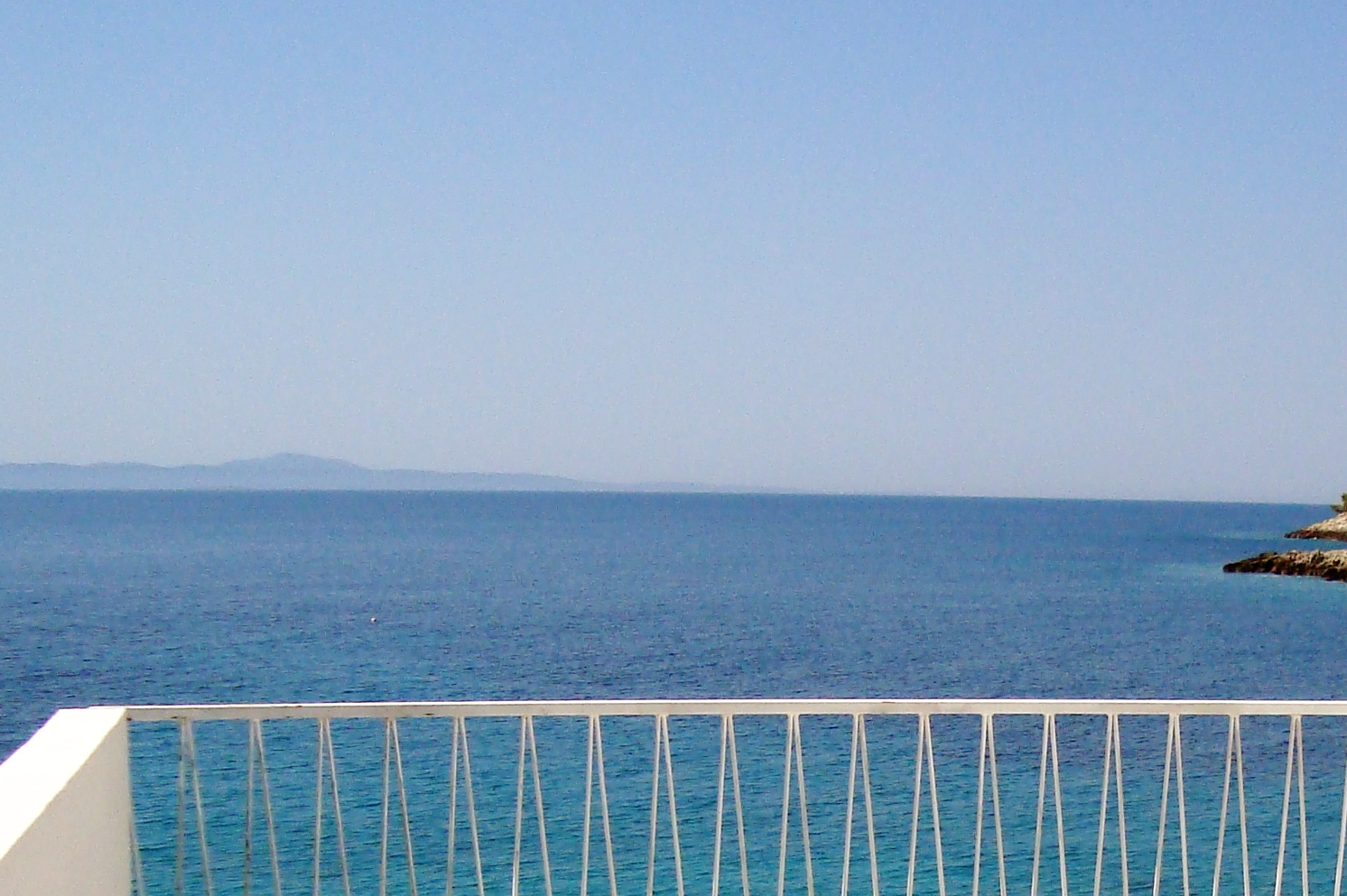 One bedroom apartment near beach Cove Skozanje, Hvar  A-c