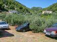 Parking lot Skozanje, Hvar, Parking lot 4624 - Apartments near sea with pebble beach.