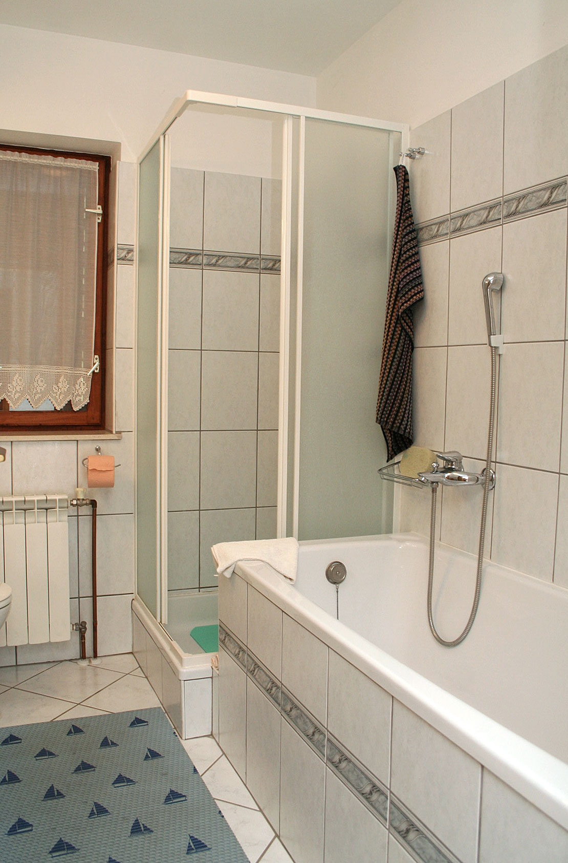 Three bedroom apartment with terrace Vrboska, Hvar  A-a