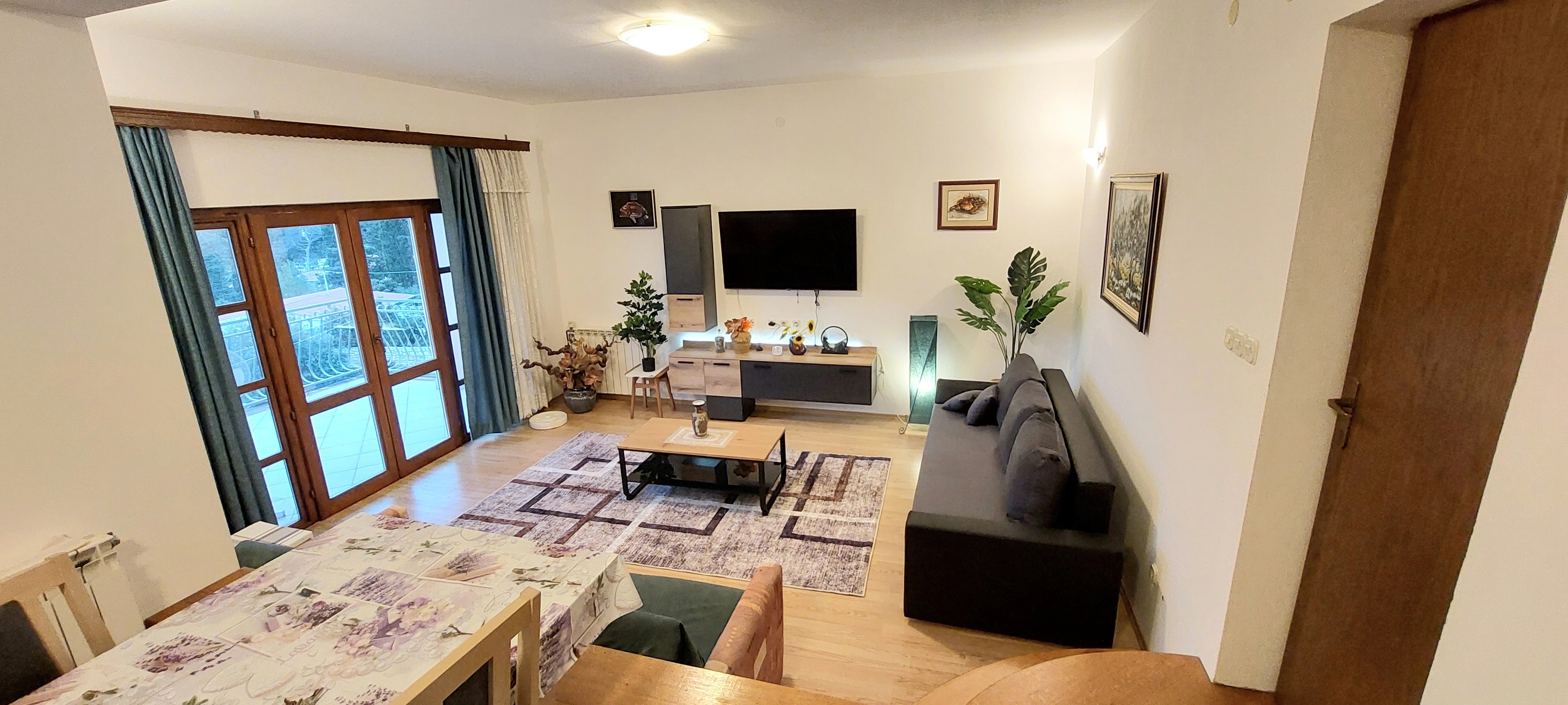 Three bedroom apartment with terrace Vrboska, Hvar (A-4634-a)