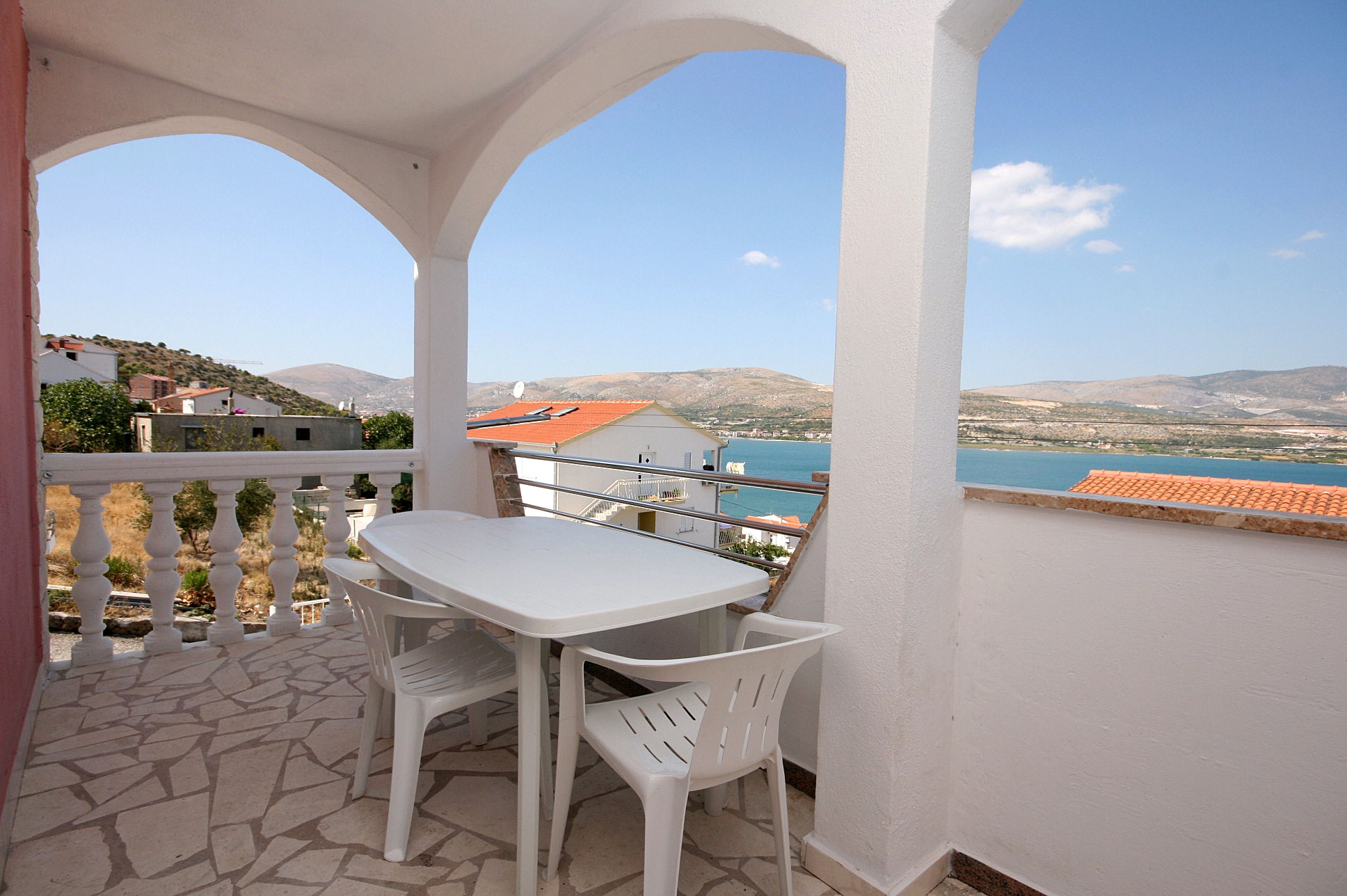 One bedroom apartment with terrace and sea view Mastrinka, Čiovo  A-b
