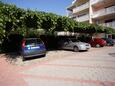 Parking lot Duće, Omiš, Parking lot 4650 - Apartments with sandy beach.