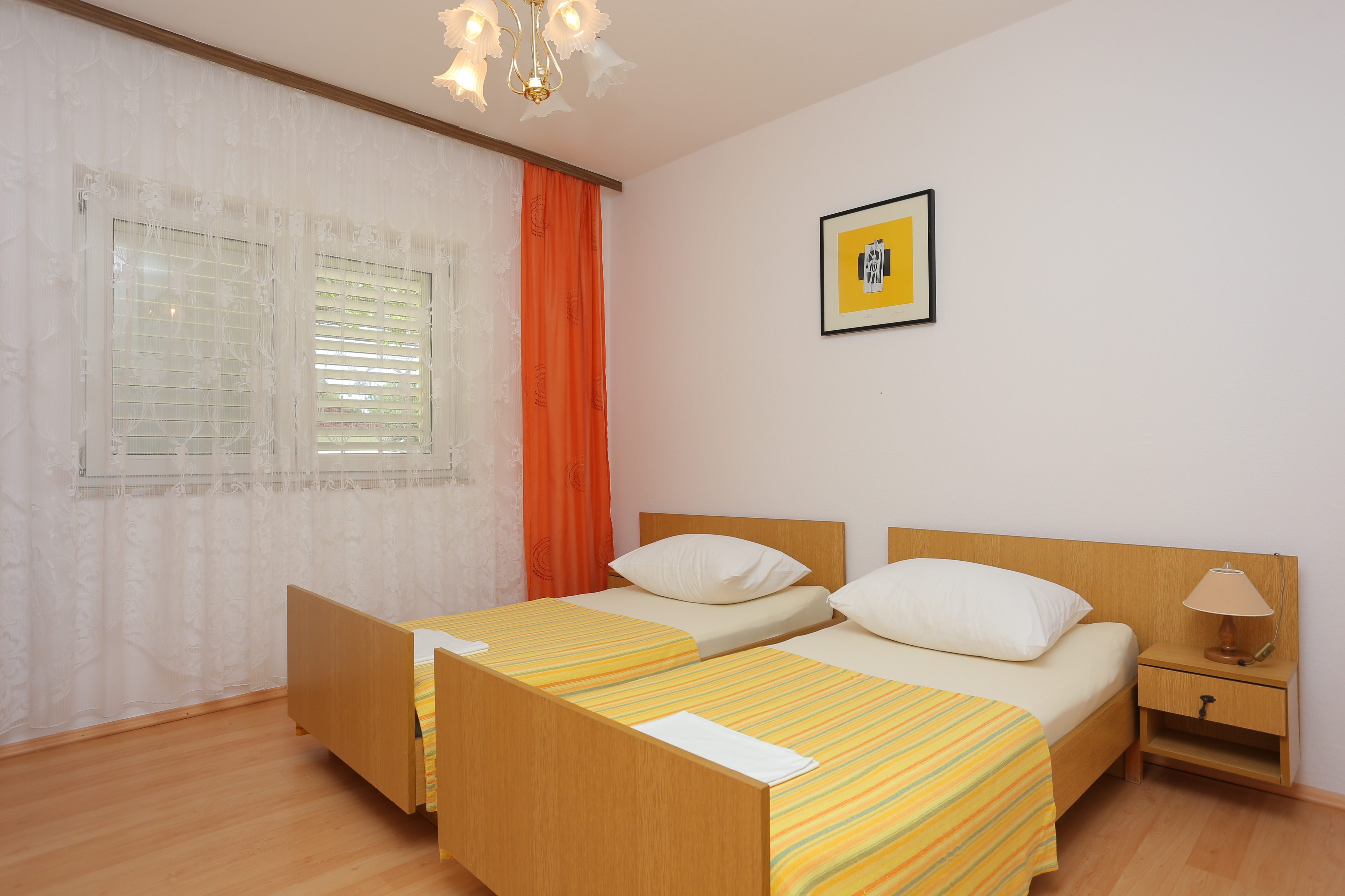 Four bedroom apartment with terrace and sea view Nemira, Omiš  A-a