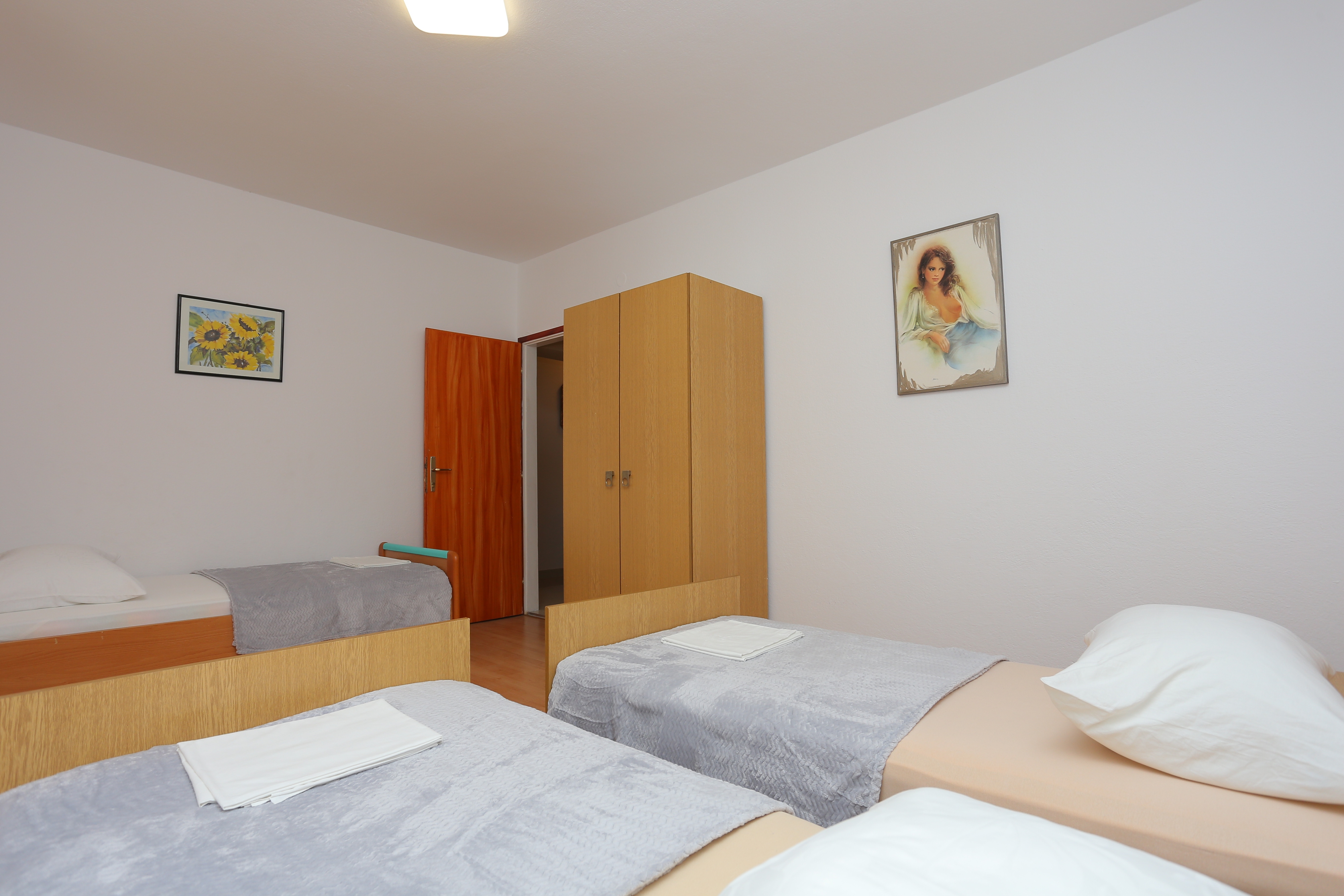 Four bedroom apartment with terrace and sea view Nemira, Omiš  A-a