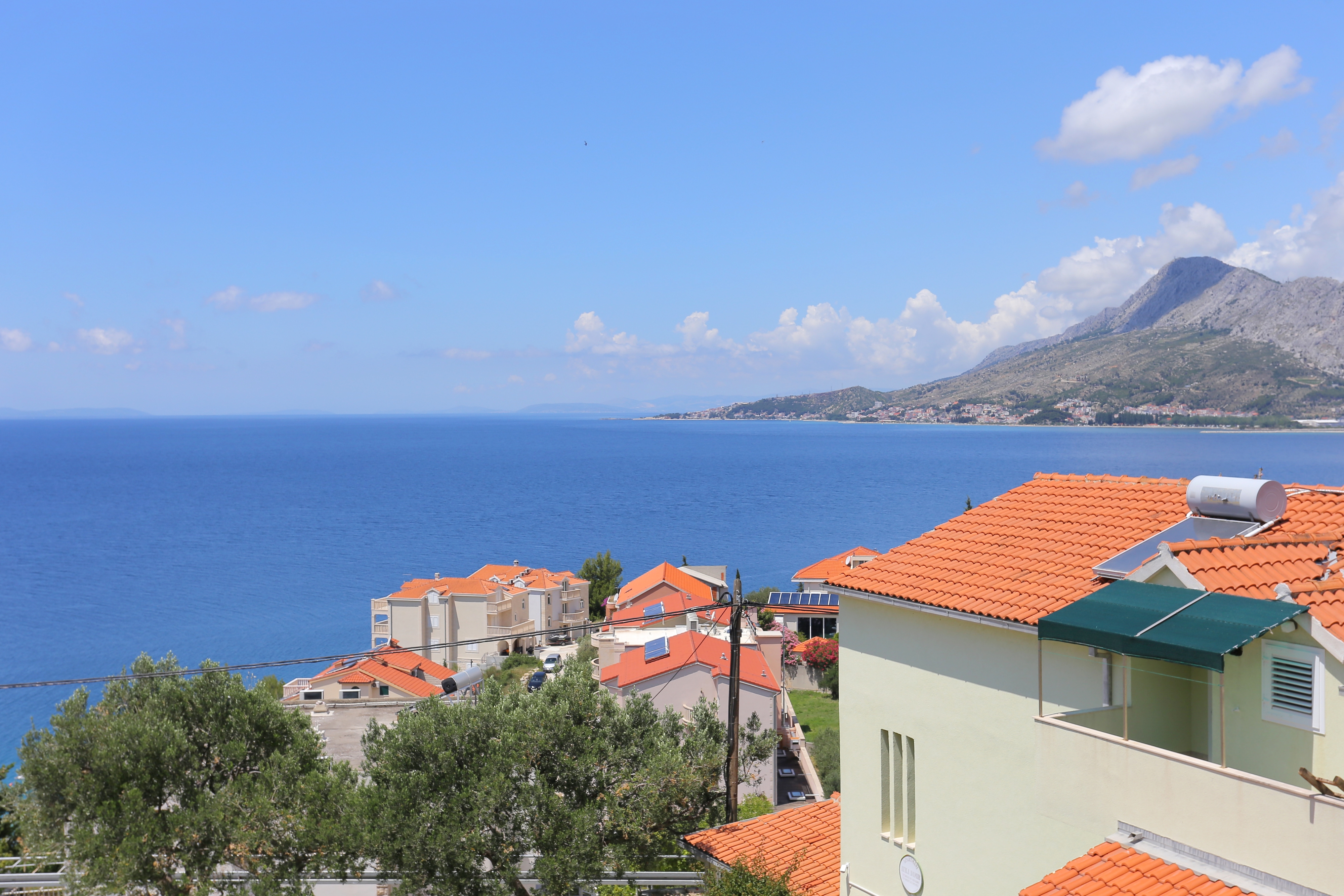 Three bedroom apartment with balcony and sea view Nemira, Omiš  A-c