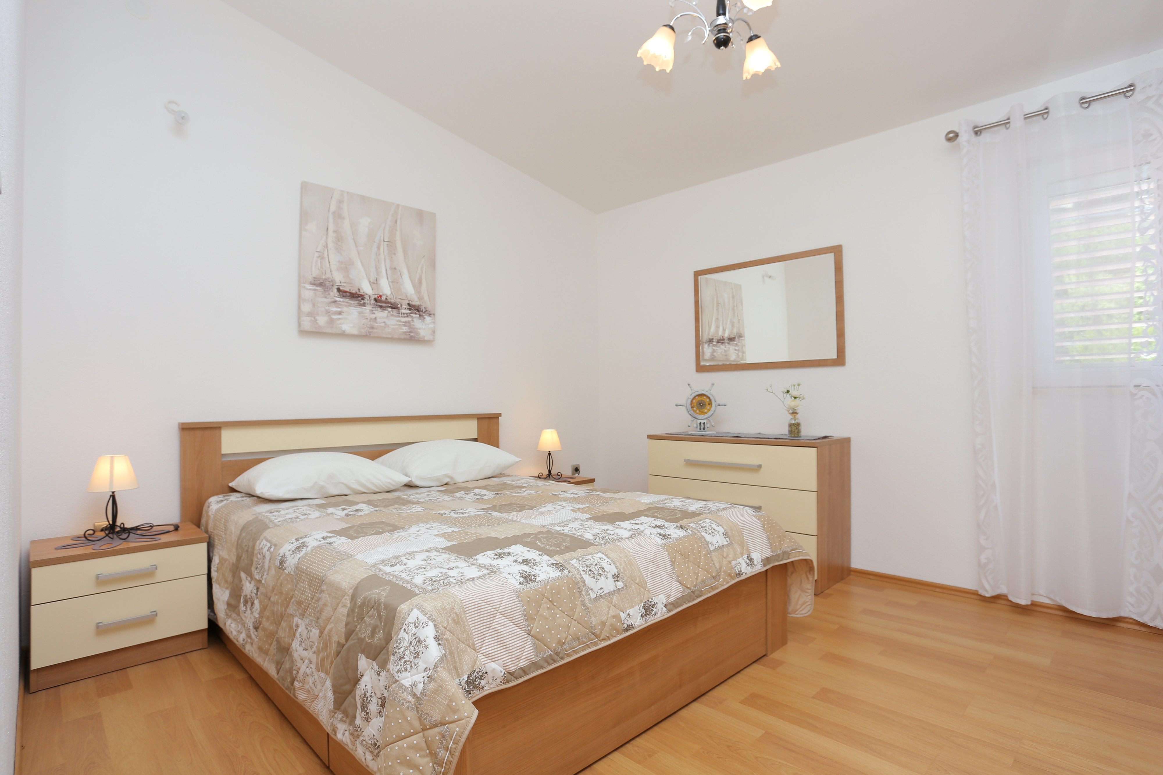 Three bedroom apartment with balcony and sea view Nemira, Omiš  A-c