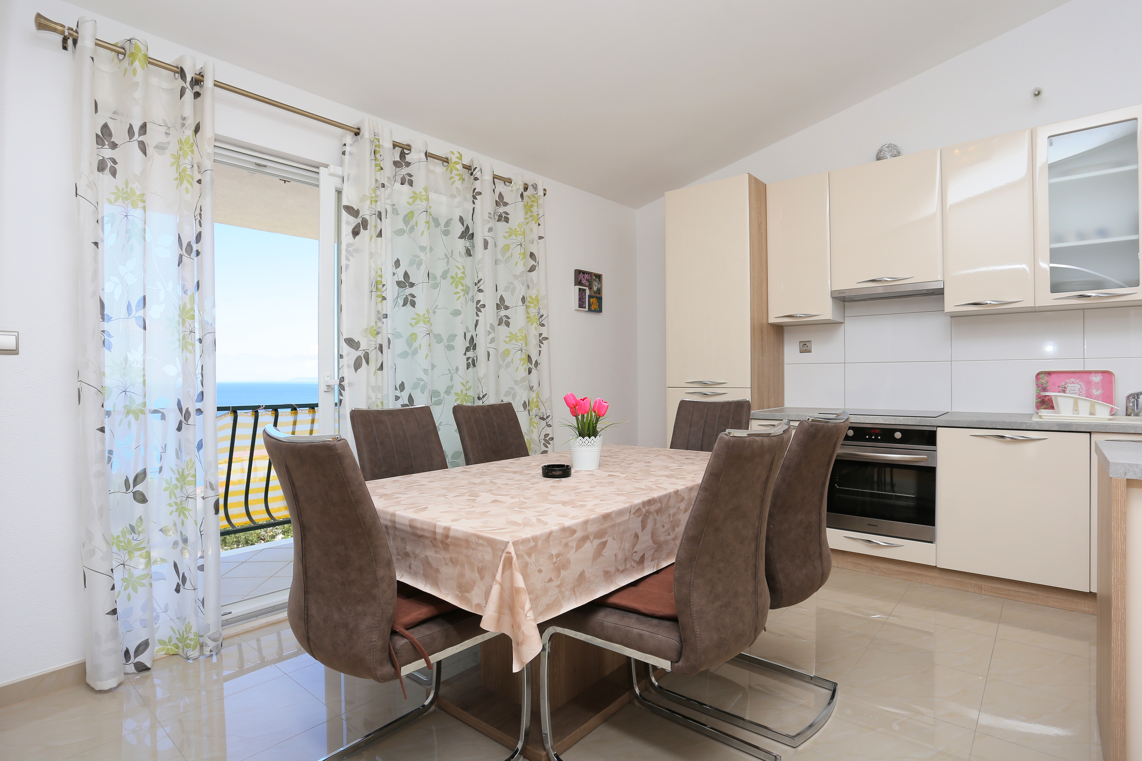 Top Omiš Nemira Top Omiš Nemira