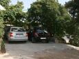 Parking lot Stanići, Omiš, Parking lot 4653 - Apartments near sea with pebble beach.