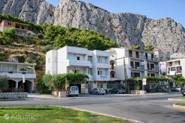 Omiš, Omiš, Hébergement 4654 - Appartement avec une plage de sables.