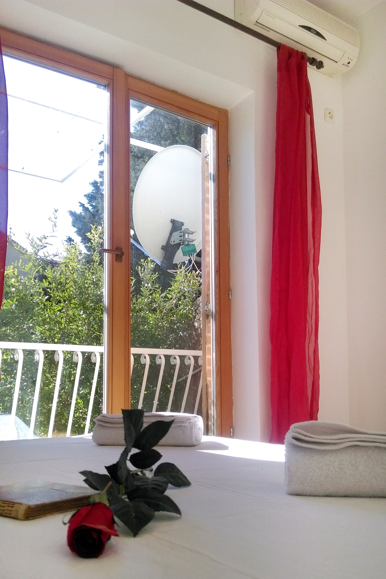 Two bedroom apartment with terrace Bol, Brač  A-a