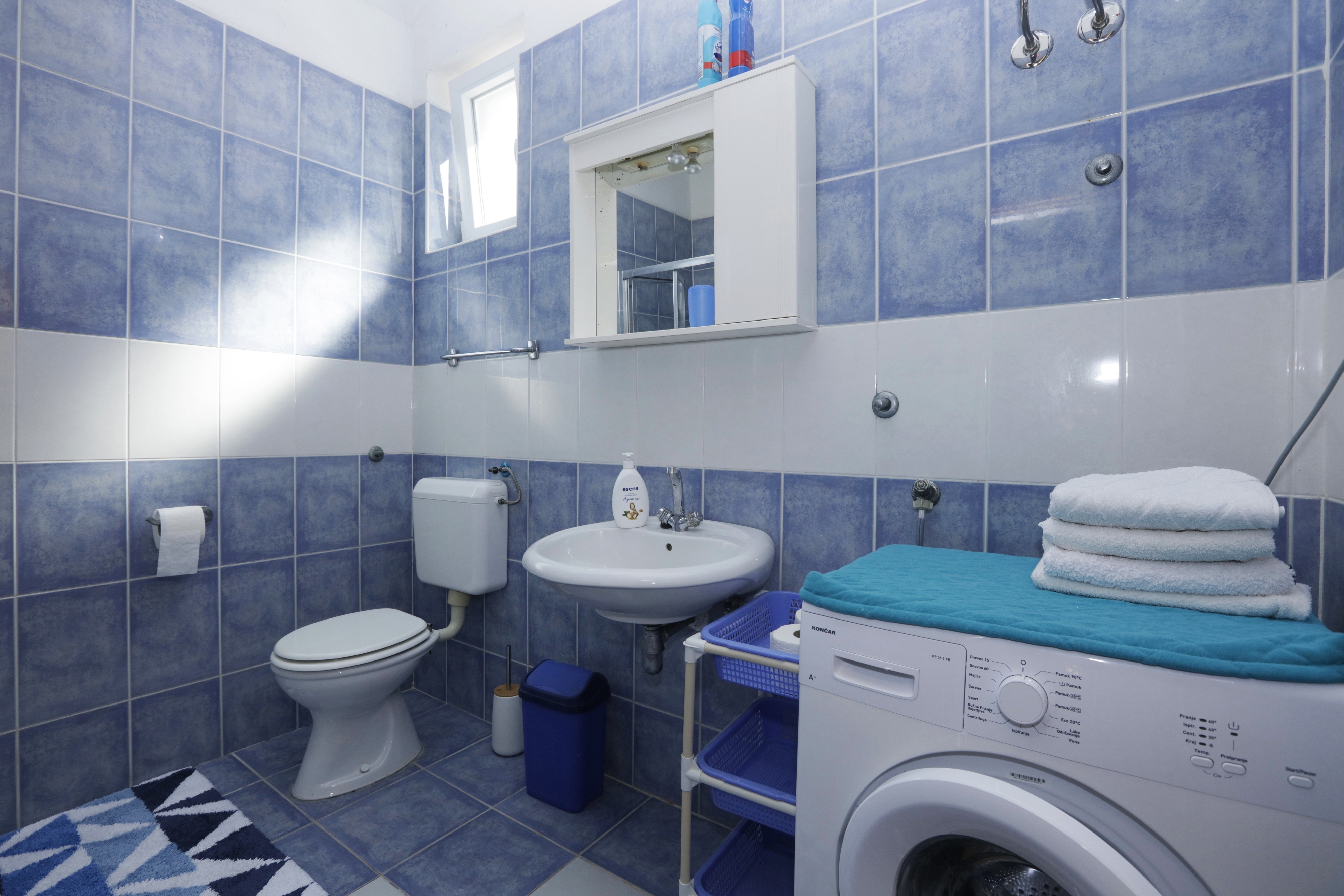 Three bedroom apartment near beach Brodarica, Šibenik  A-a