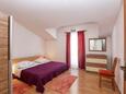 Спальня 1 Brodarica, Спальня 1 в размещении типа apartment, WiFi.