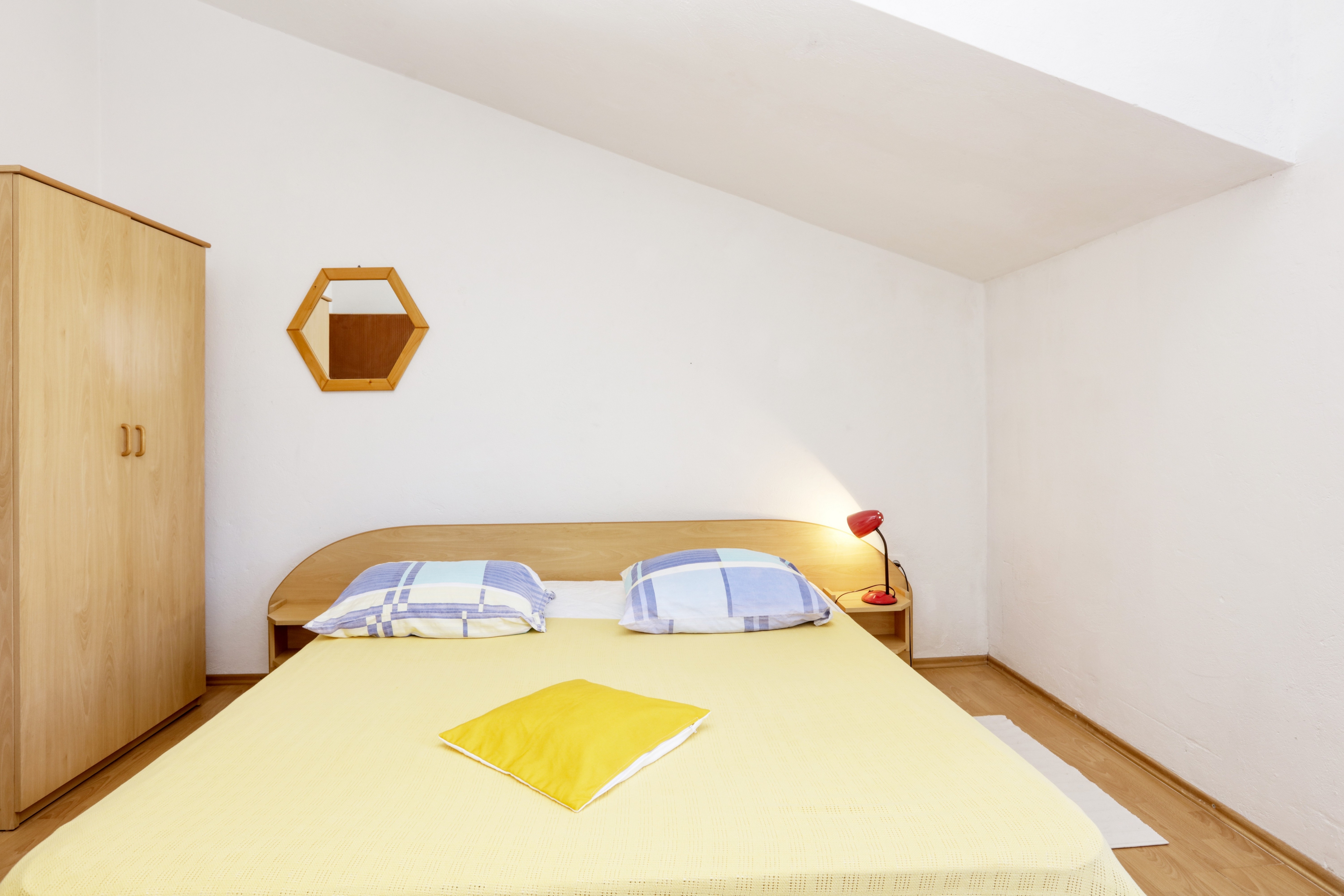Three bedroom apartment near beach Brodarica, Šibenik  A-a
