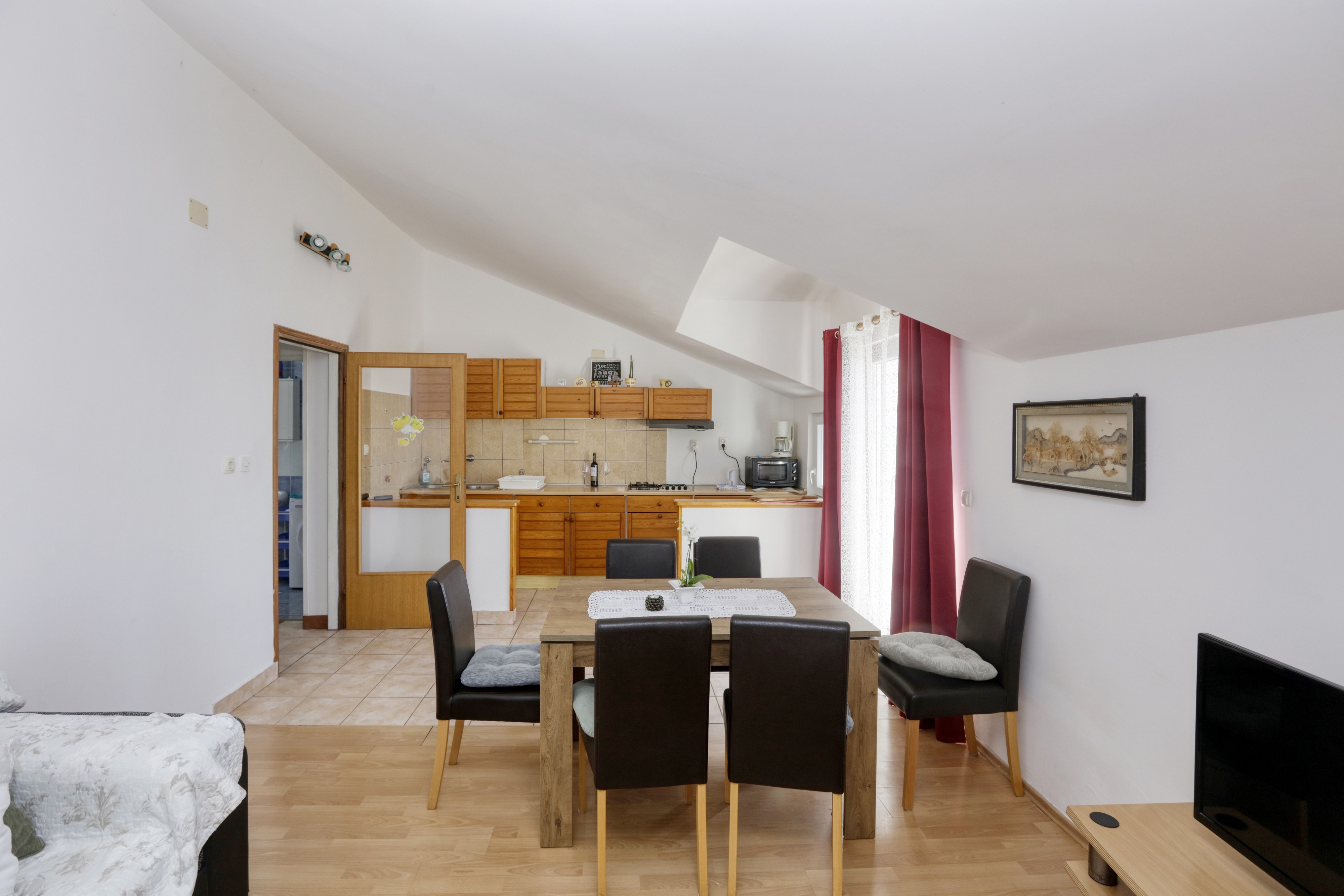 Three bedroom apartment near beach Brodarica, Šibenik  A-a