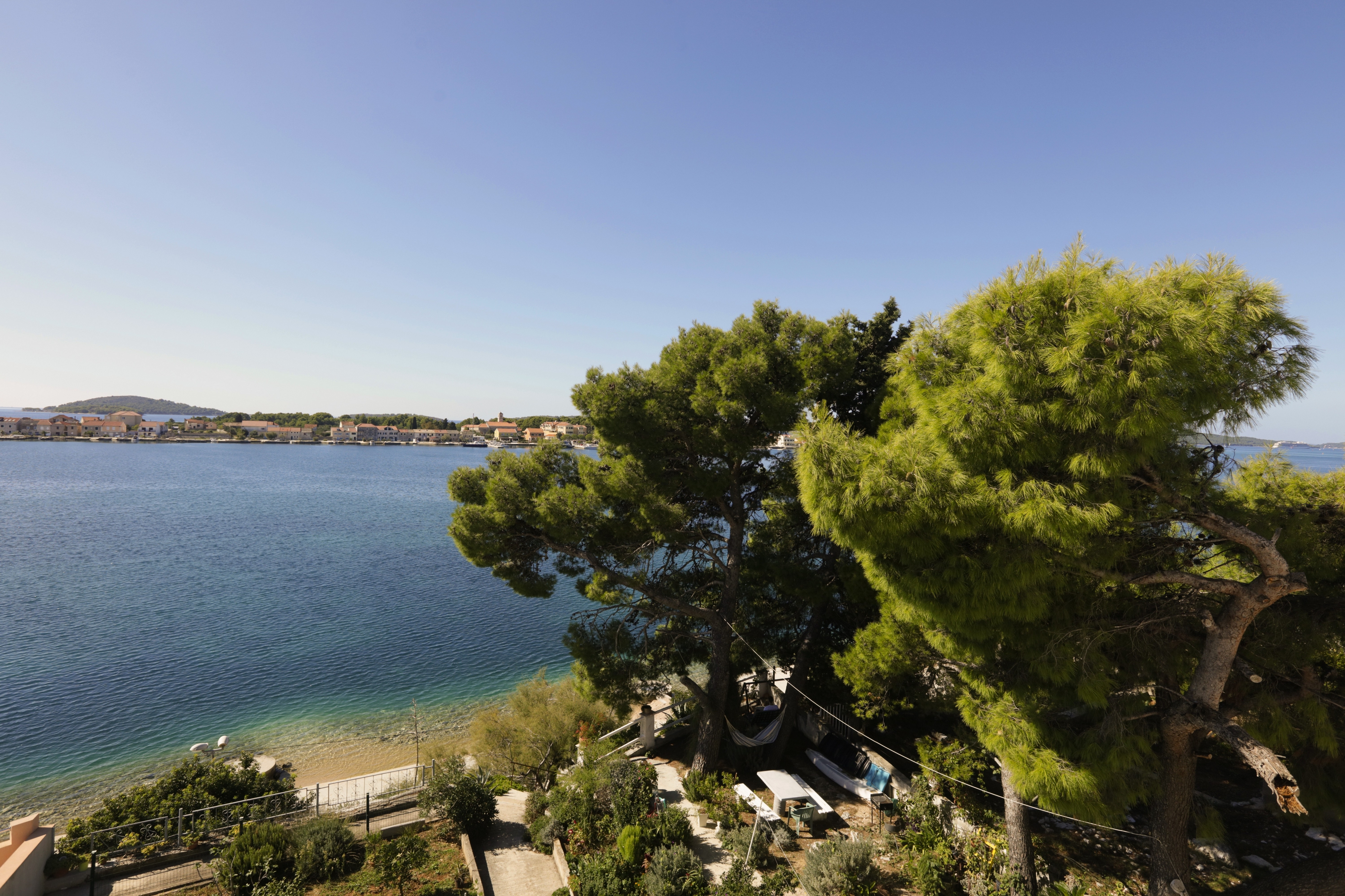 Three bedroom apartment near beach Brodarica, Šibenik  A-a