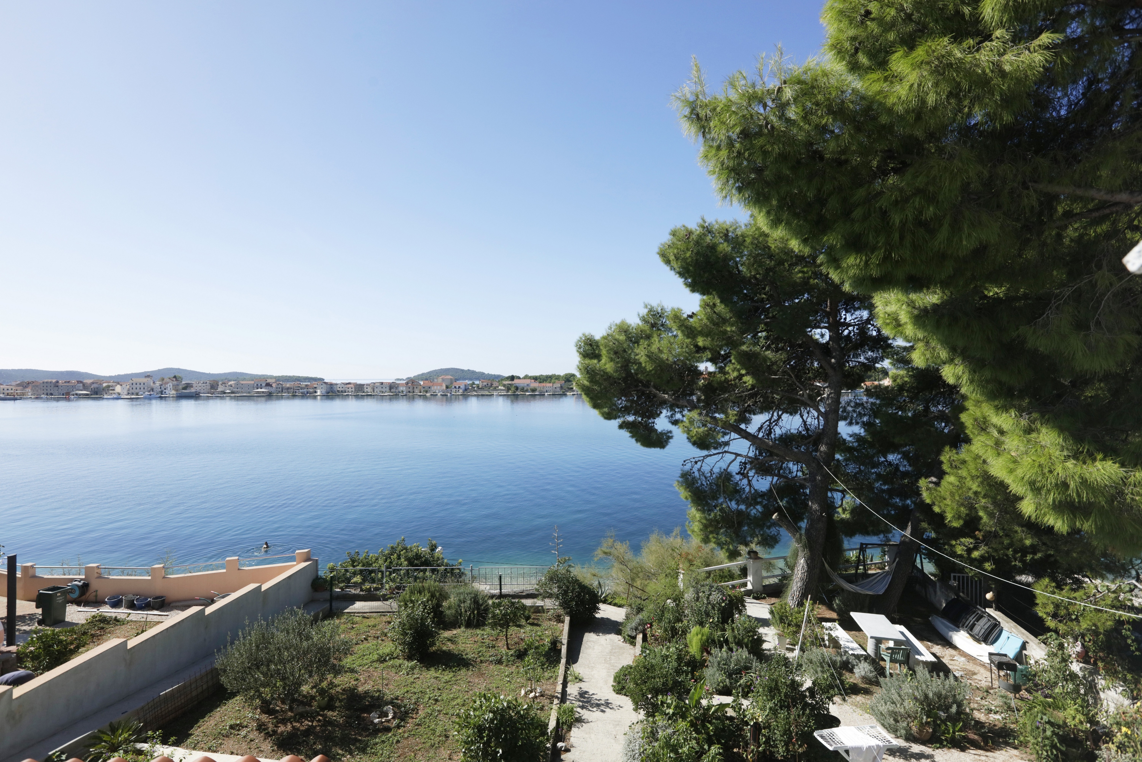 Three bedroom apartment near beach Brodarica, Šibenik  A-c