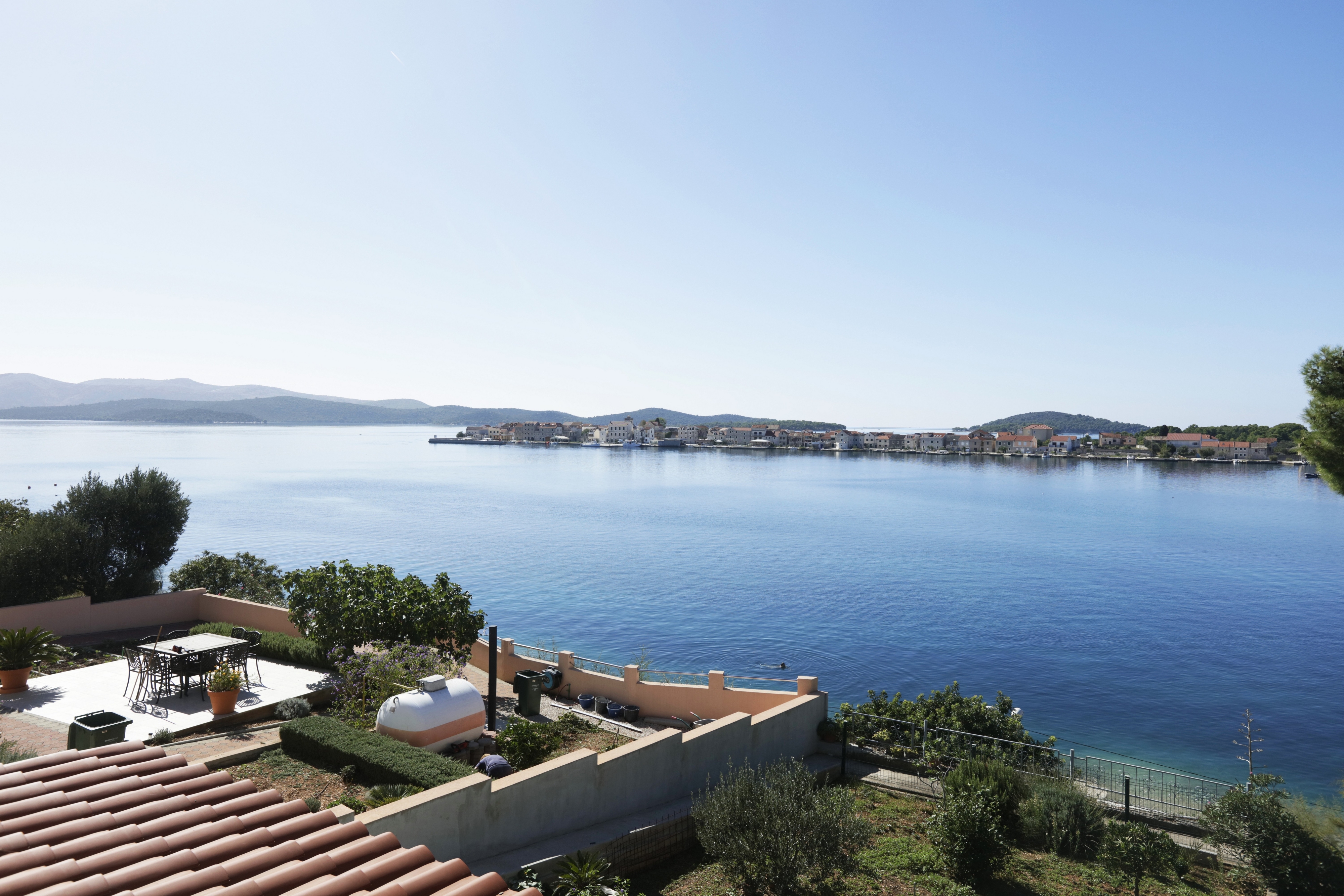 Three bedroom apartment near beach Brodarica, Šibenik  A-c