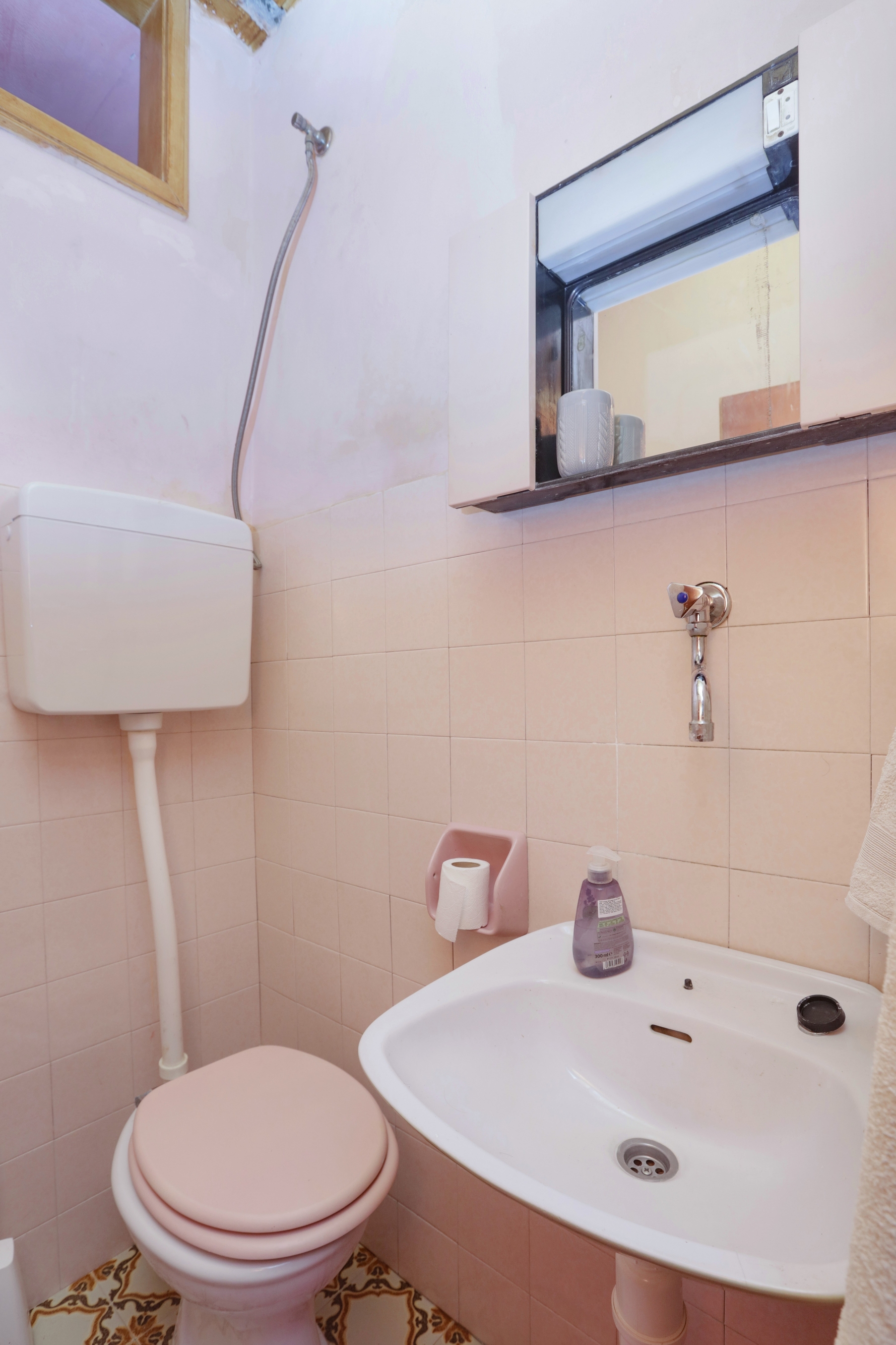Three bedroom apartment near beach Brodarica, Šibenik  A-c