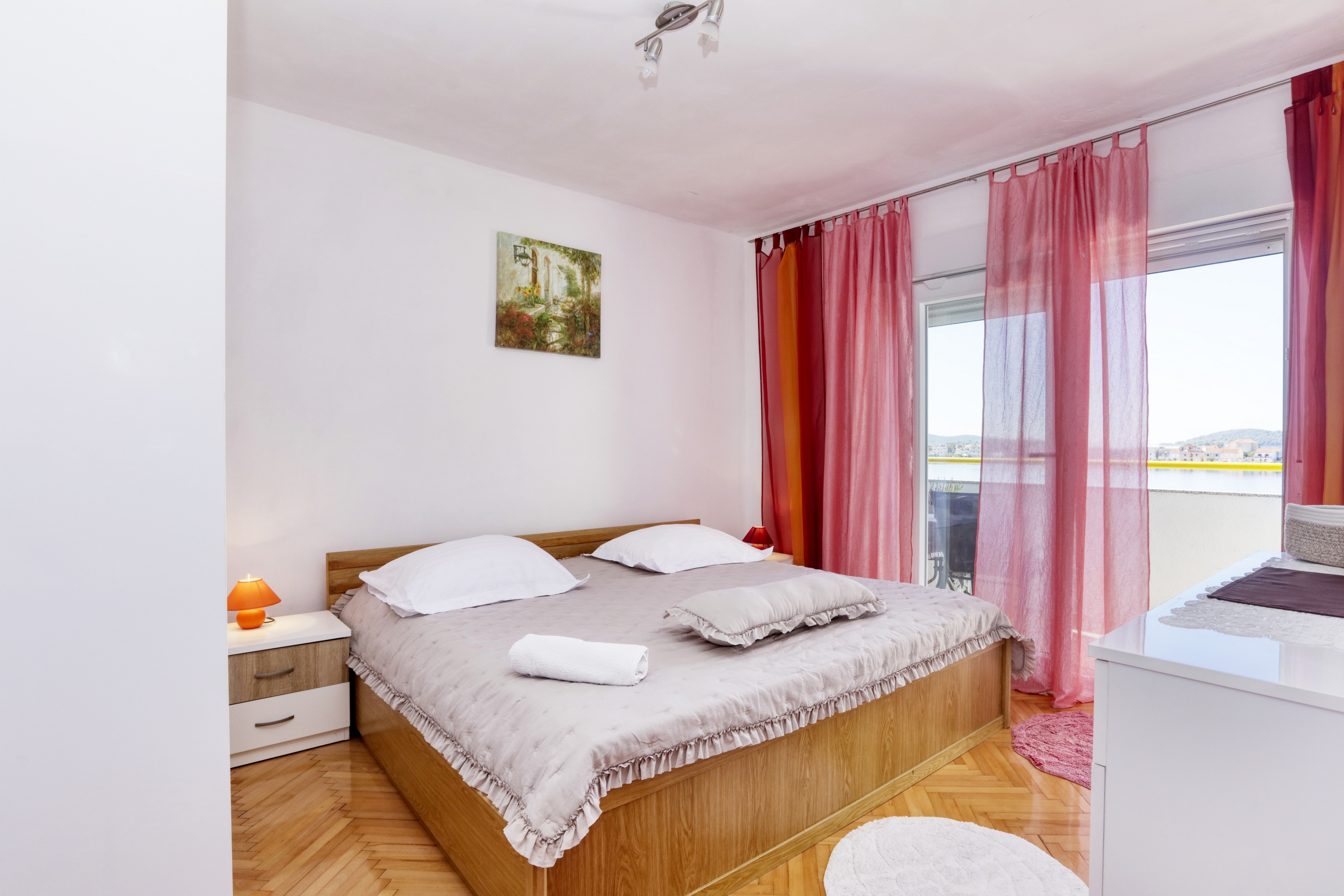 Three bedroom apartment near beach Brodarica, Šibenik  A-c