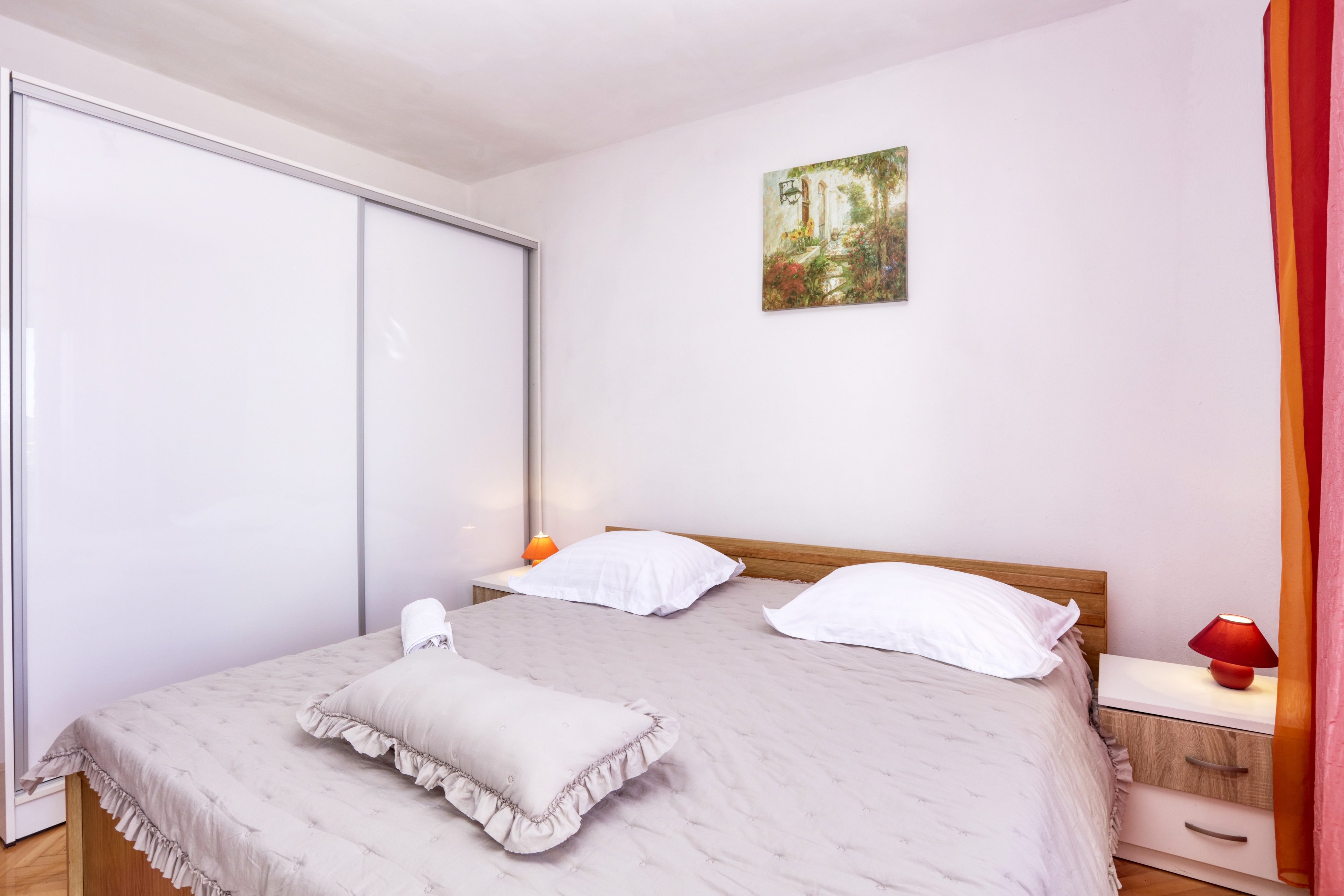 Three bedroom apartment near beach Brodarica, Šibenik  A-c