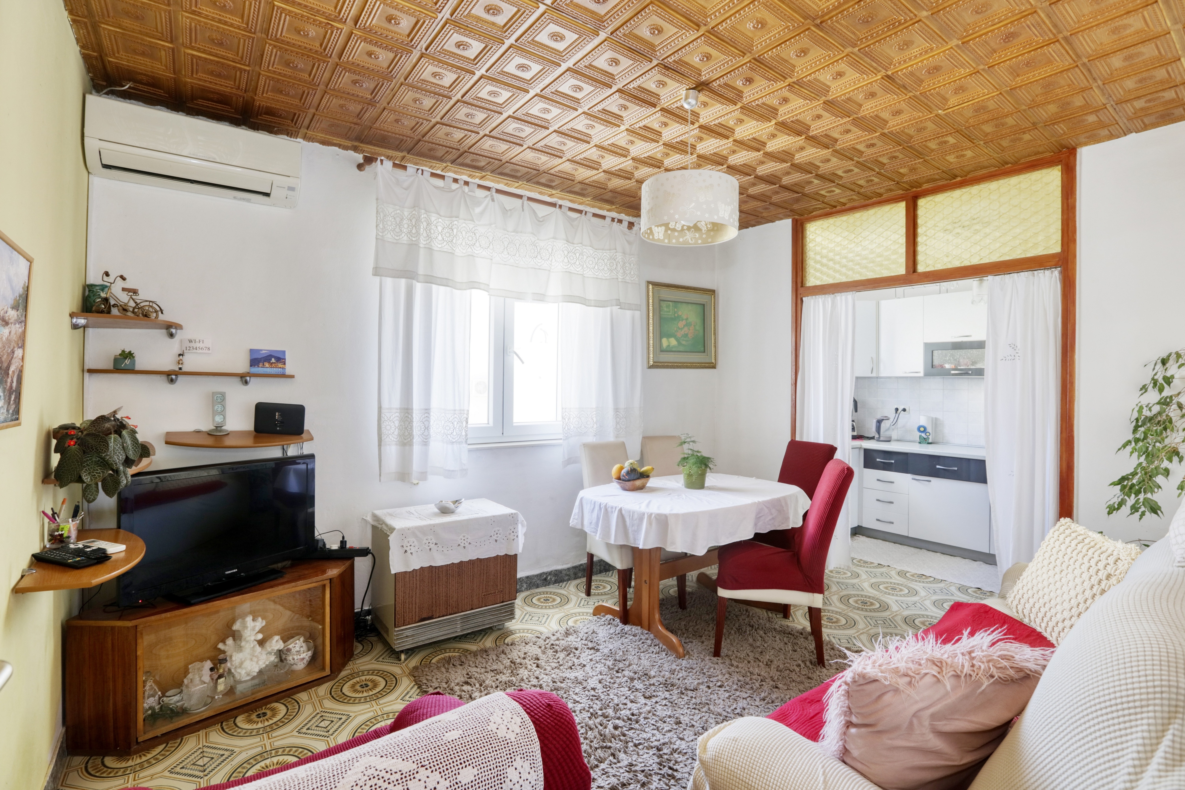 Three bedroom apartment near beach Brodarica, Šibenik  A-c