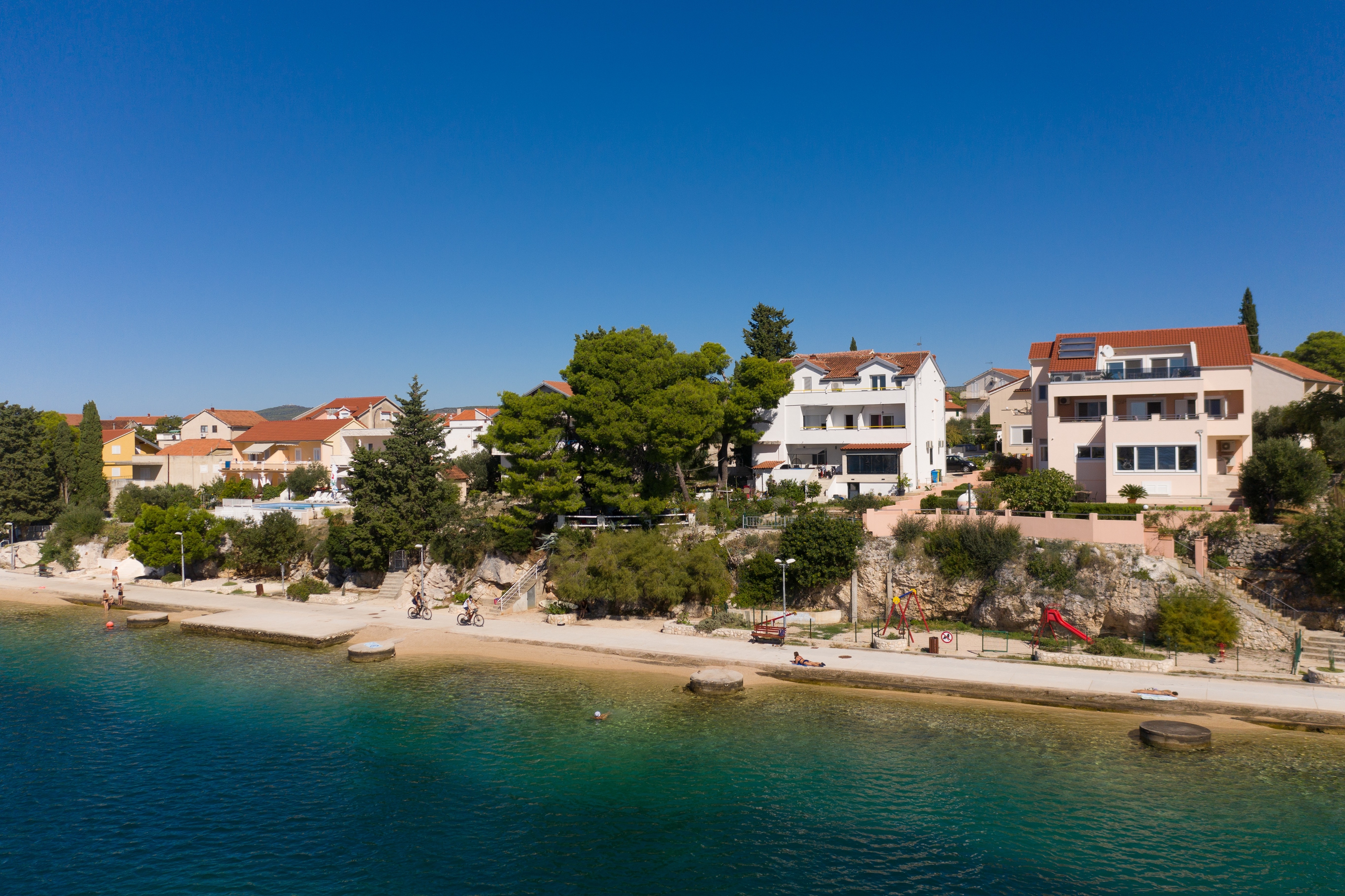 Trosobni apartman uz plažu Brodarica, Šibenik  A-a