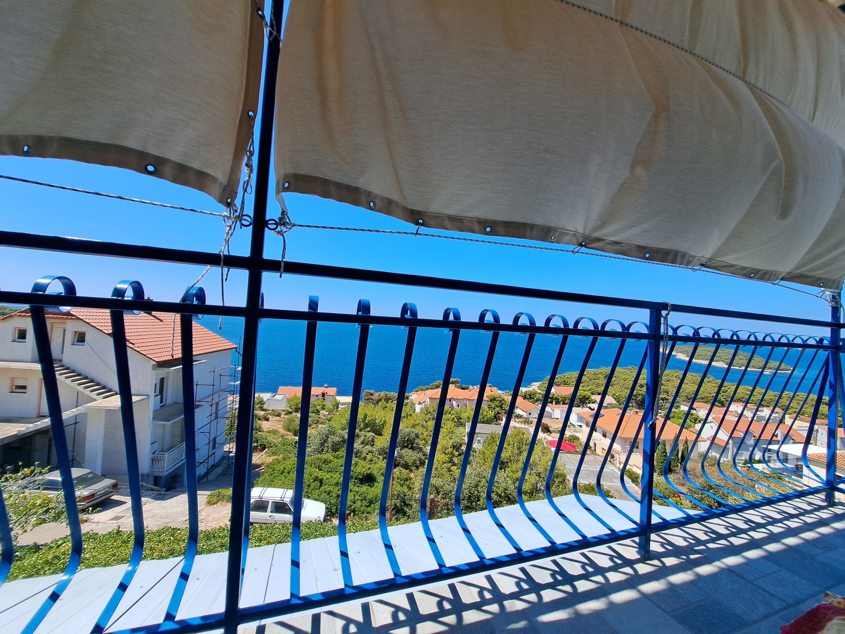 Three bedroom apartment with balcony and sea view Bilo, Primošten (A-4662-a) Three bedroom apartment with balcony and sea view Bilo, Primošten (A-4662-a)