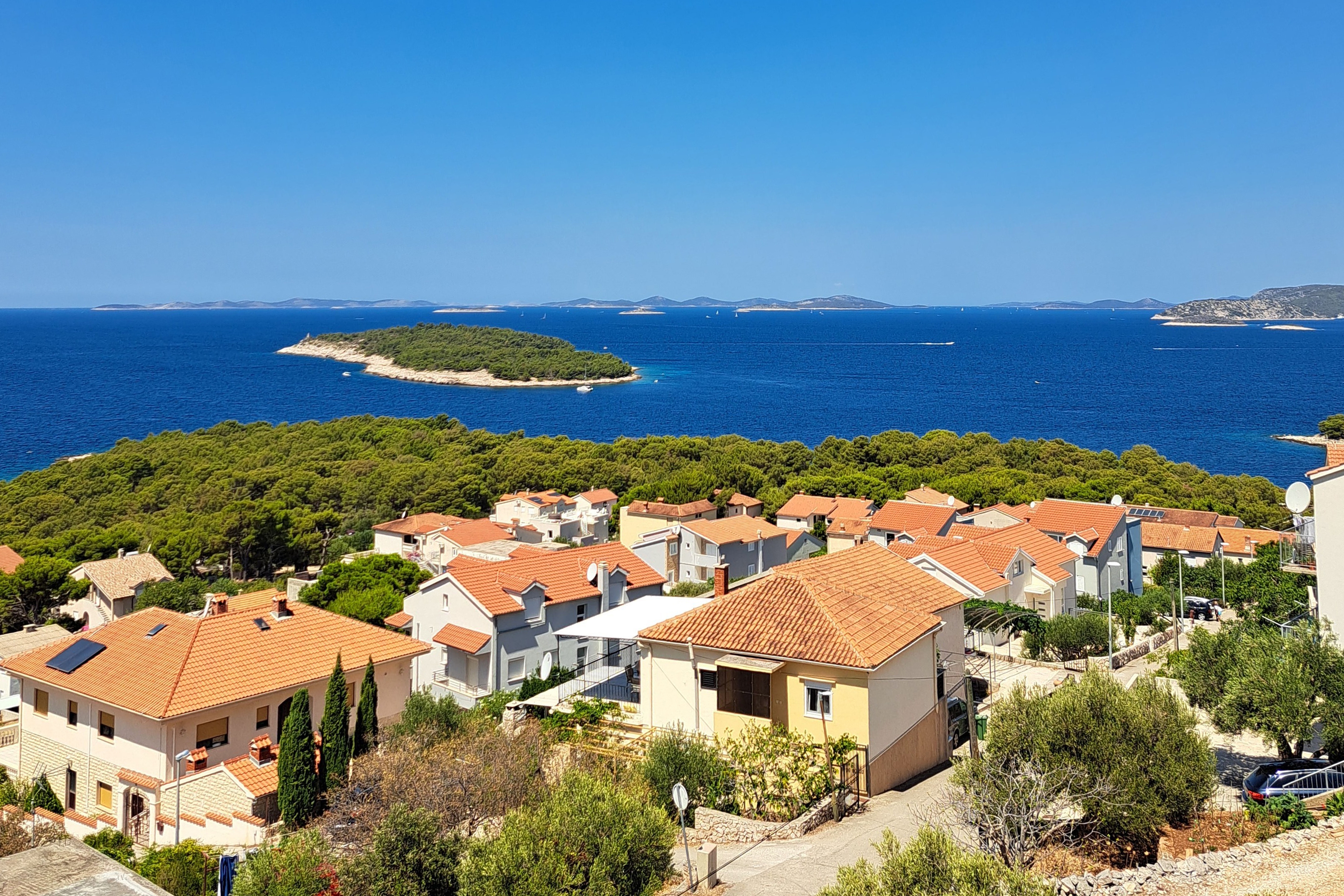 Three bedroom apartment with balcony and sea view Bilo, Primošten  A-a
