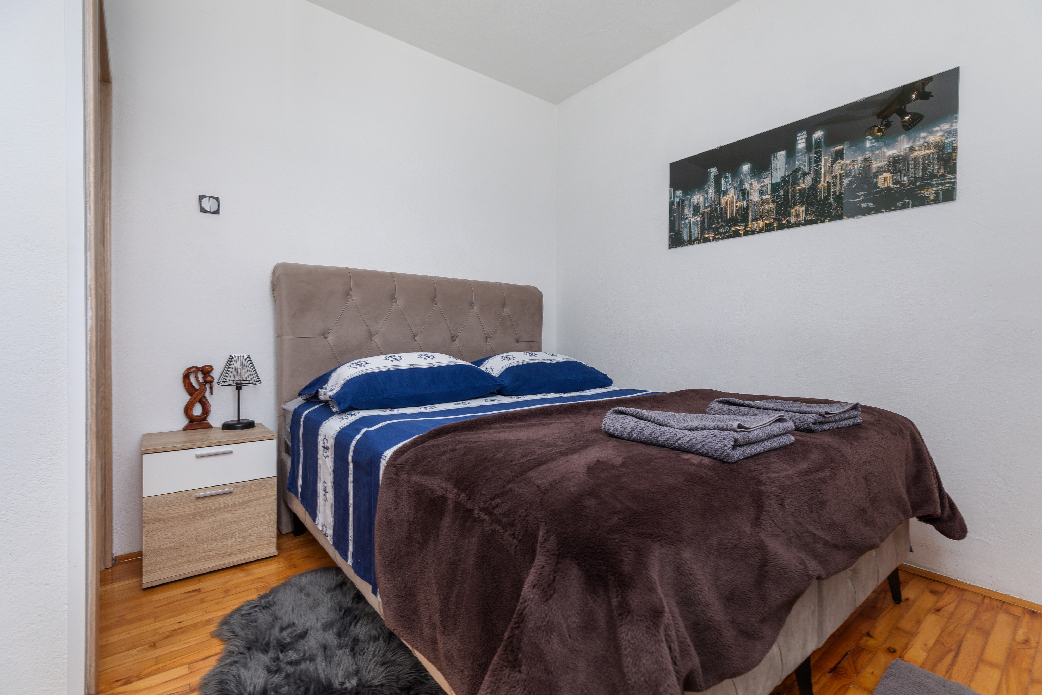 Three bedroom apartment with terrace and sea view Duće, Omiš  A-b