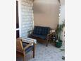 Terrace Bušinci, Terrace in the apartment, with a sea view, (pet friendly) and WiFi.