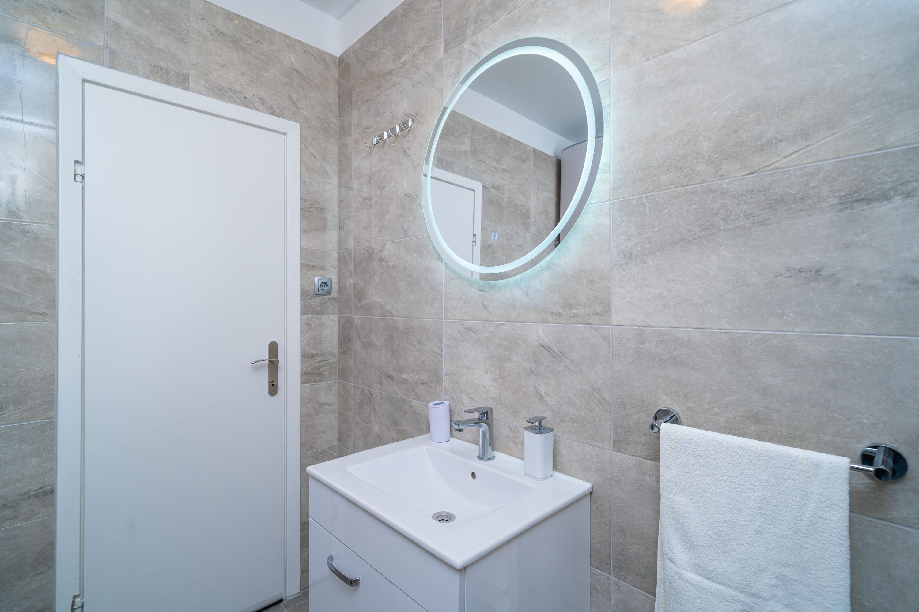 Two bedroom apartment with terrace Dubrovnik  A-b