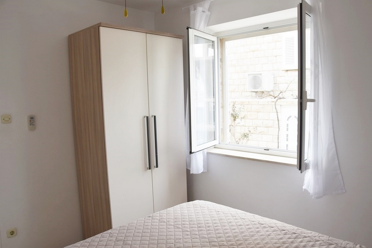 Two bedroom apartment with terrace Dubrovnik  A-b
