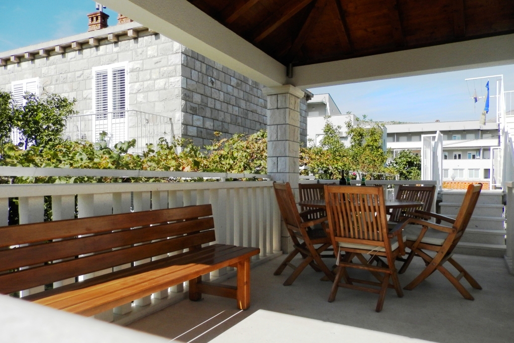 Two bedroom apartment with terrace Dubrovnik  A-b
