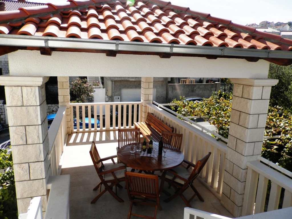 Two bedroom apartment with terrace Dubrovnik  A-b