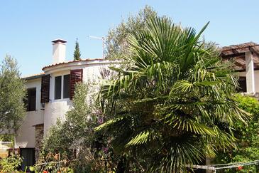 Property Pirovac, Šibenik, Property 470 - Apartments near sea with pebble beach.