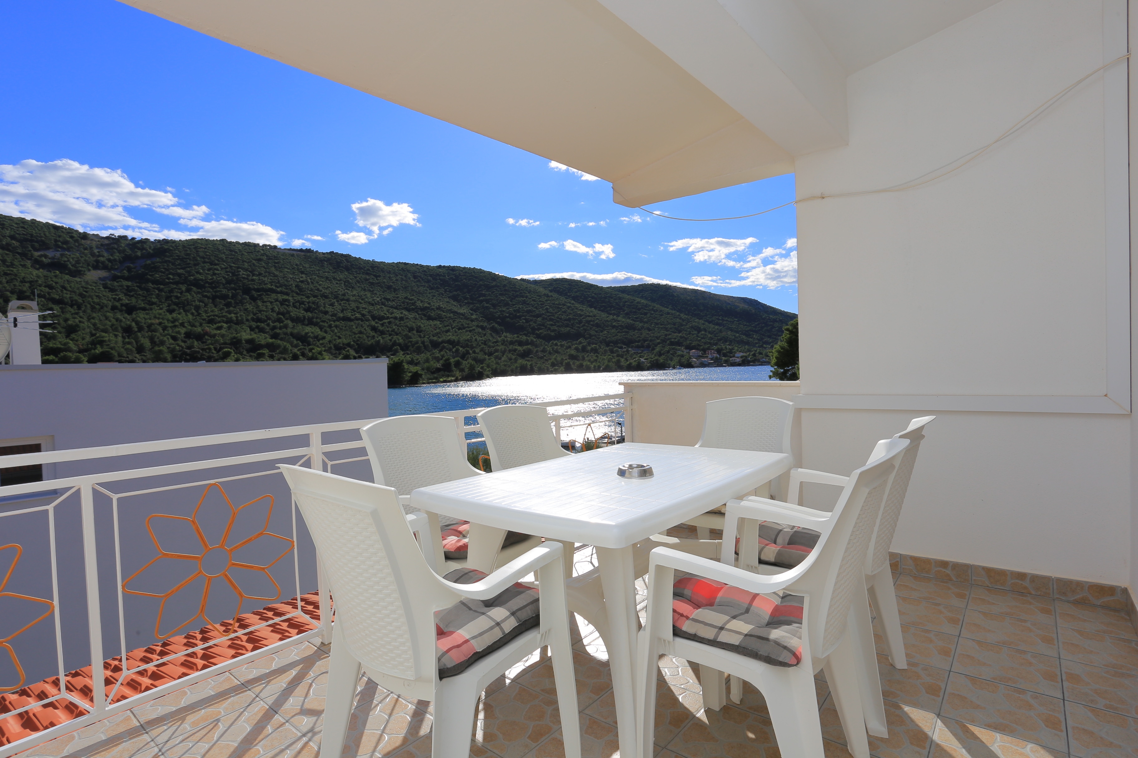 Two bedroom apartment near beach Grebaštica, Šibenik (A-471-b)