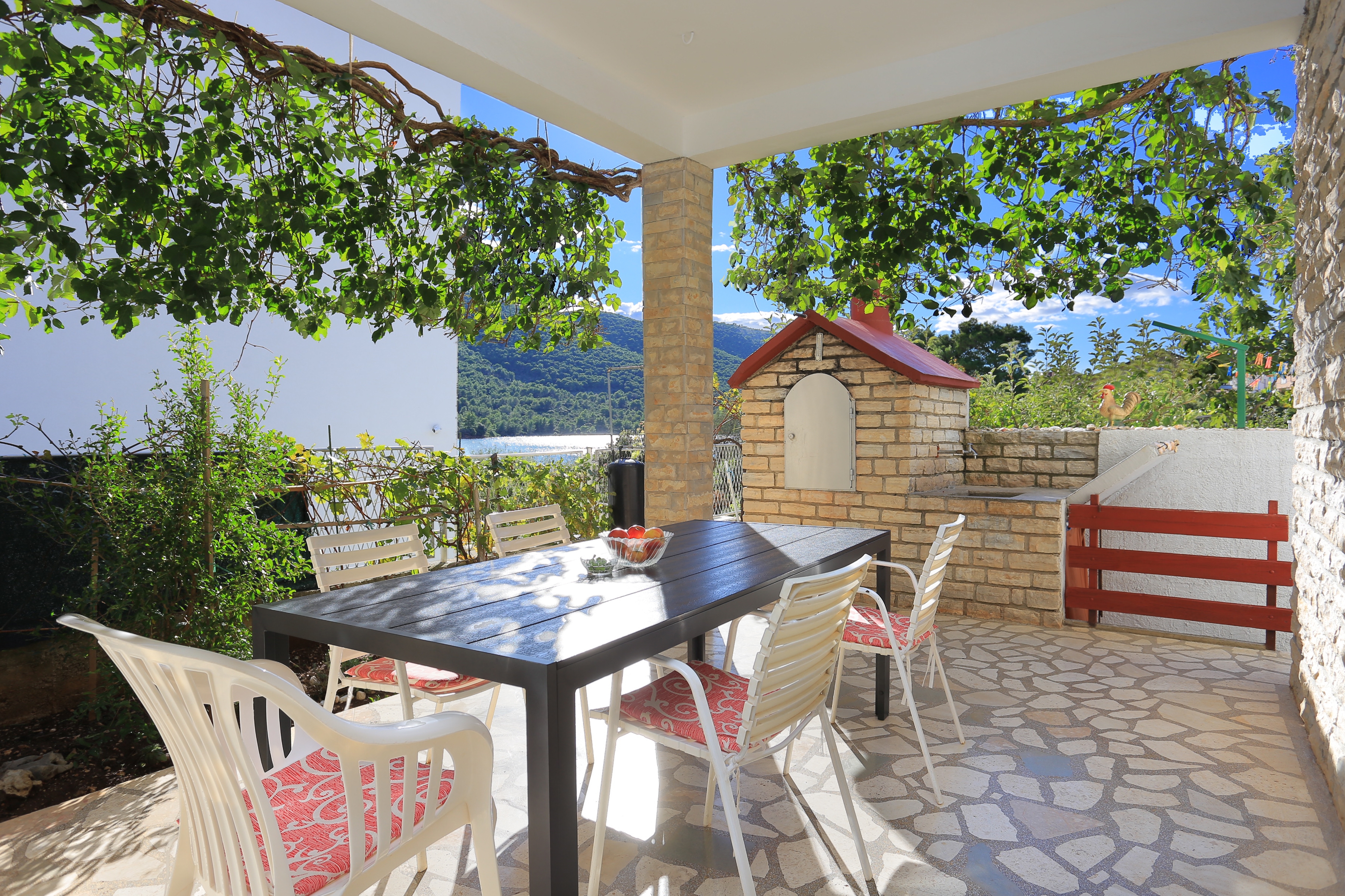 One bedroom apartment near beach Grebaštica, Šibenik (A-471-d)
