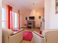 Dubrovnik, Sala de estar in the apartment, air condition available y WiFi.